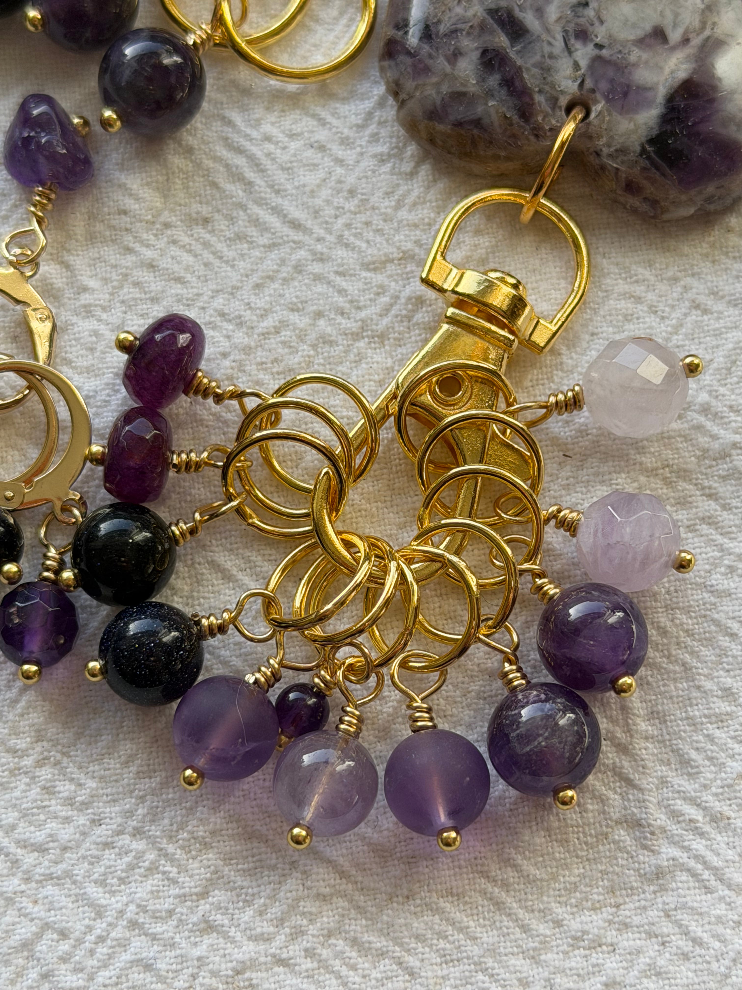 Maskemarkør sæt Hjerte - Ametyst, Akoya Perler, Golden Sandstone lilla og lilla Jade - Forgyldt luksus - 11x 7mm, 5x10mm og 5x åbenlukkelige markører