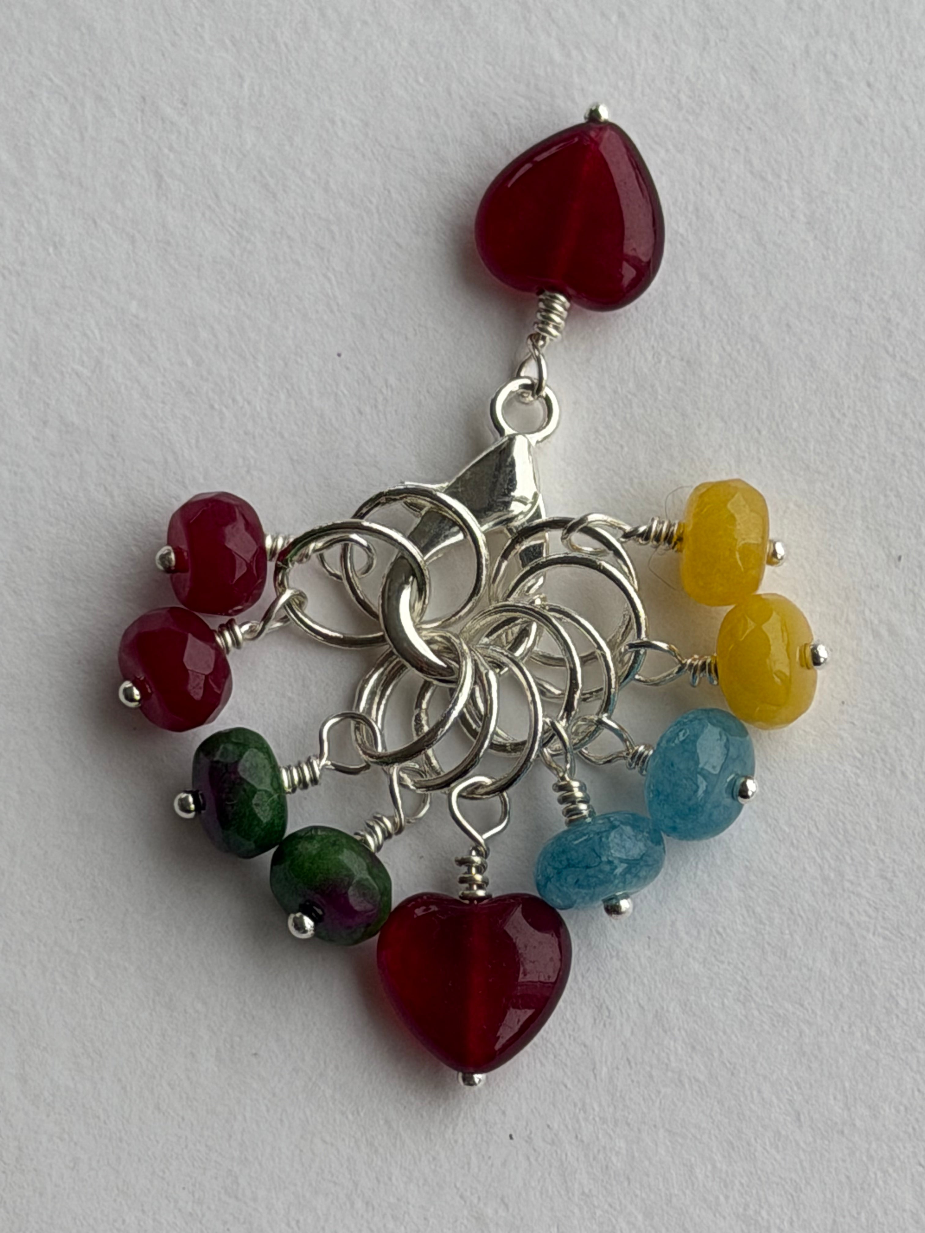 Maskemarkør sæt Rondeller - Rødt Hjerte forsølvet. Op til 7 mm. Akvamarin, Gul Jade, Granat og Smaragd