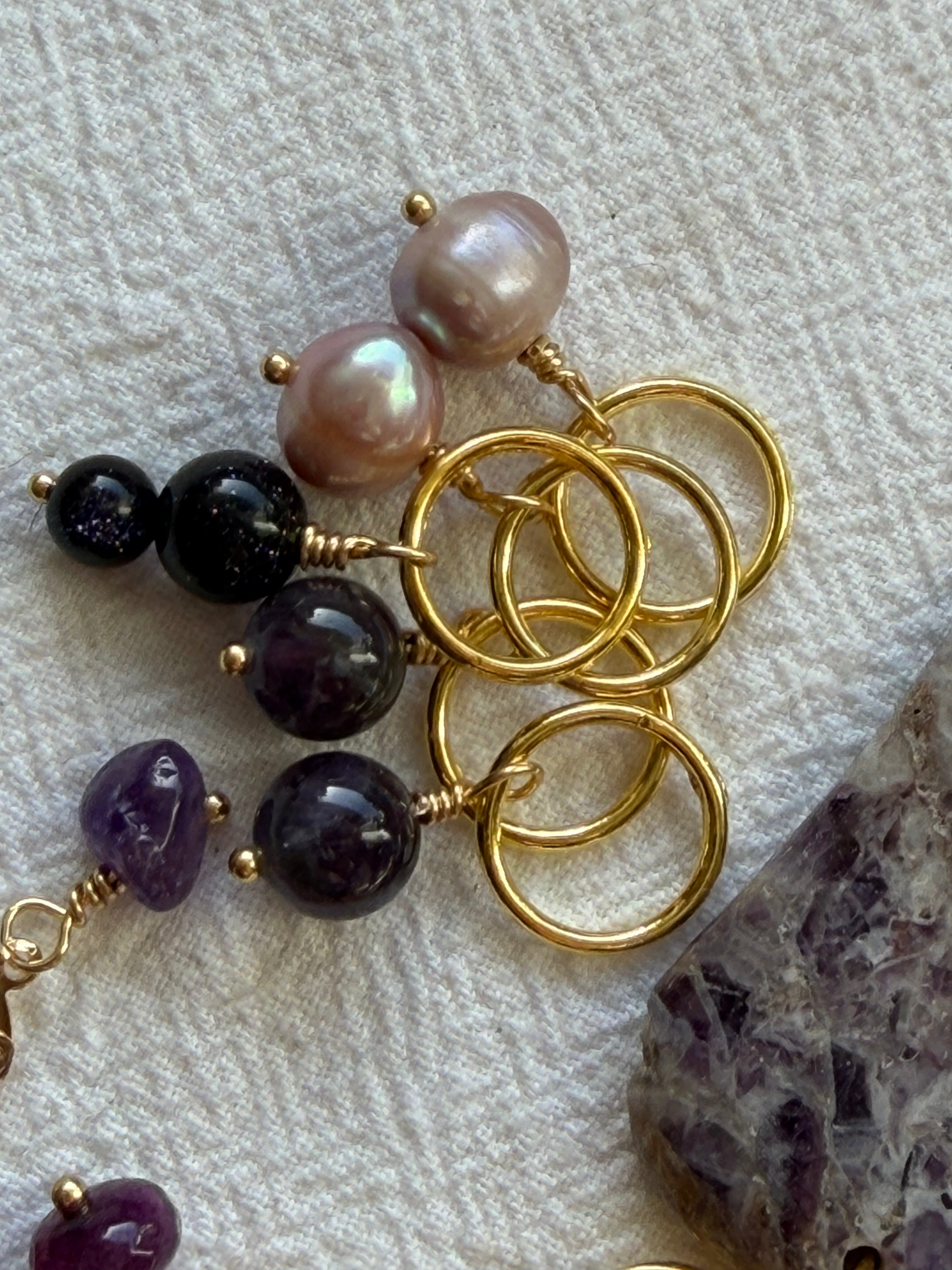 Maskemarkør sæt Hjerte - Ametyst, Akoya Perler, Golden Sandstone lilla og lilla Jade - Forgyldt luksus - 11x 7mm, 5x10mm og 5x åbenlukkelige markører