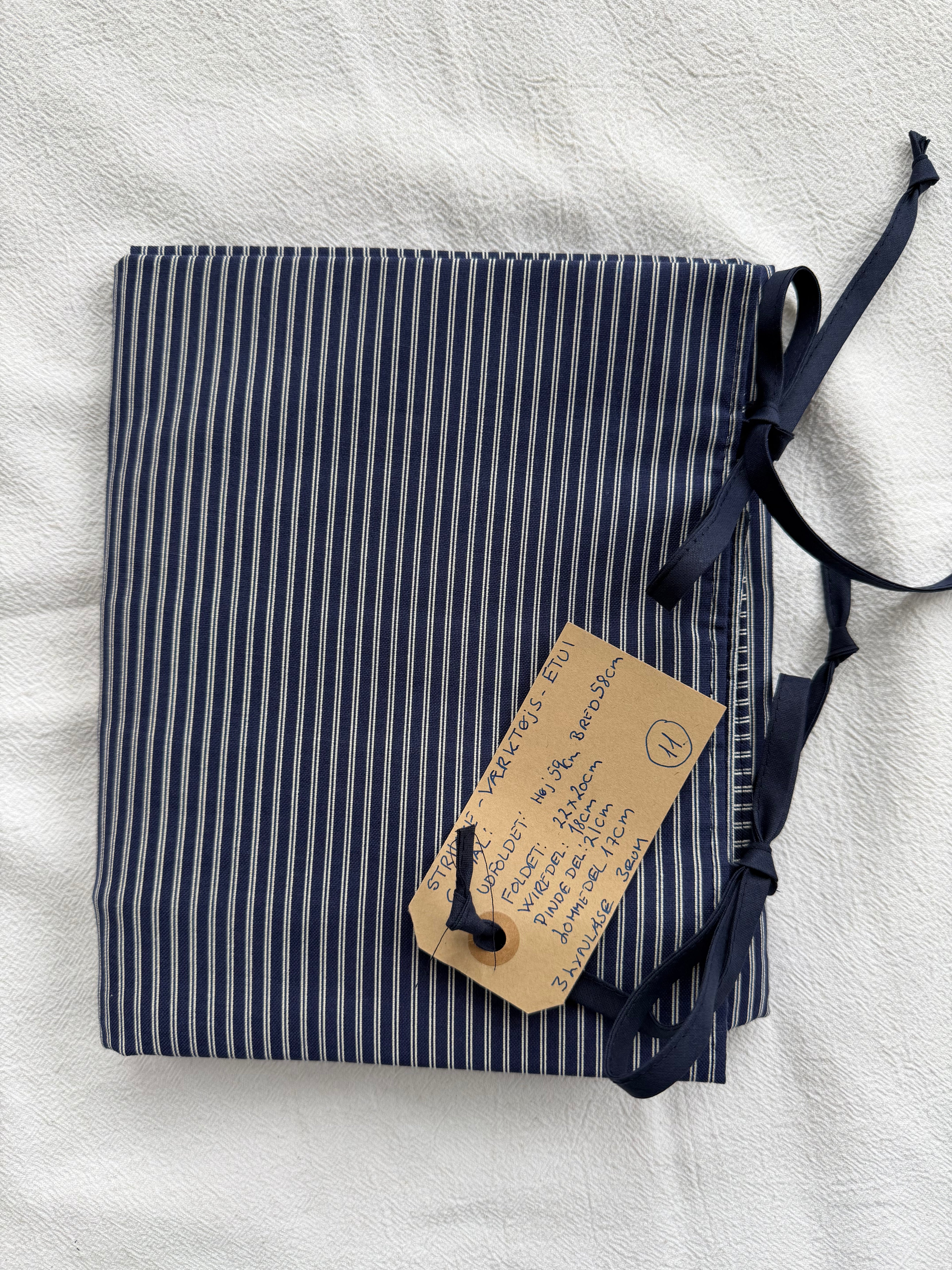 Strikke-Værktøjs-Etui 11. - Handmade by Nogetfralene - Blå “mælkedreng”