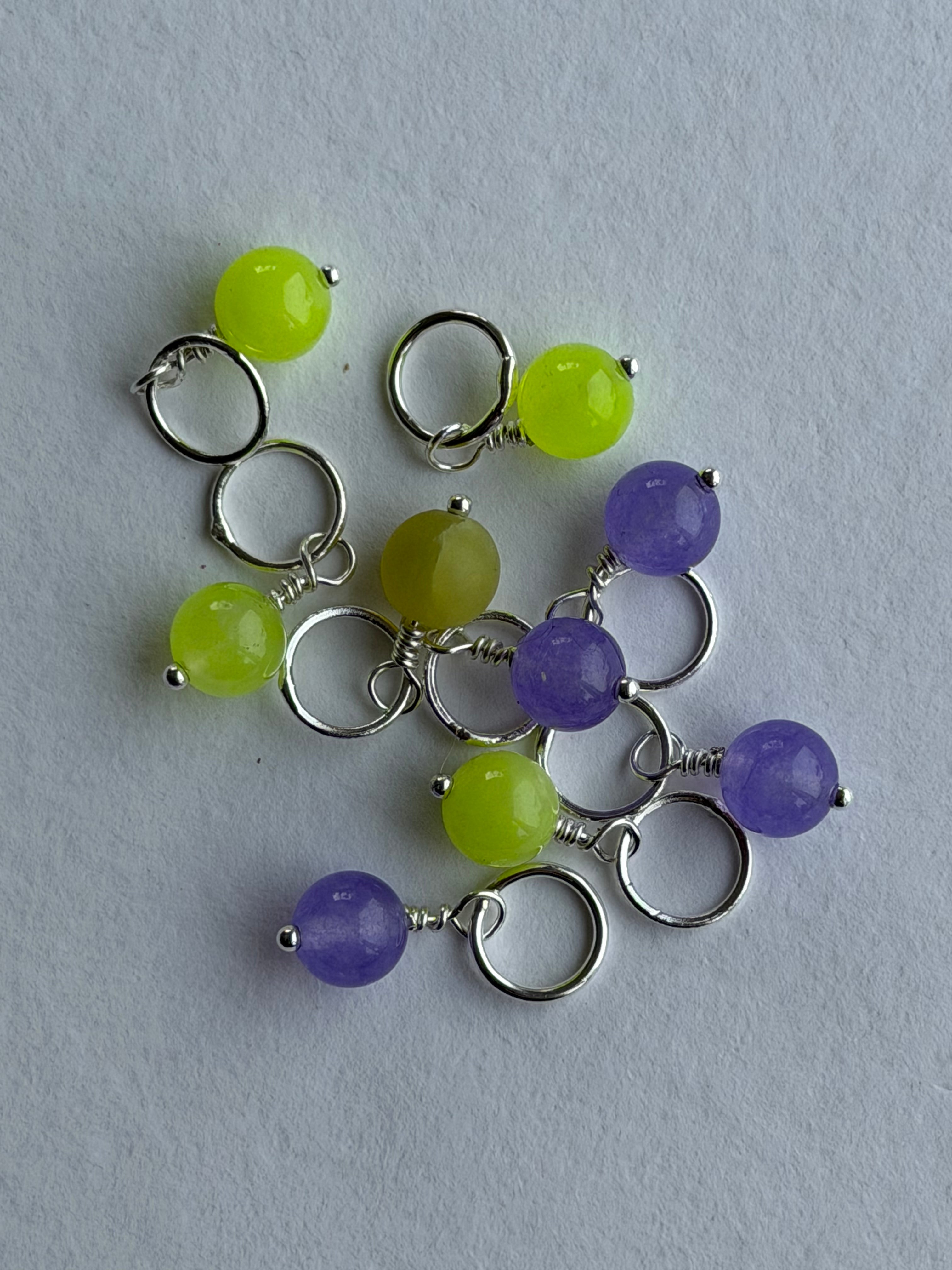 9 Maskemarkører forsølvet 8mm sten - Lime og lilla farvet agat- Passer på op til 7mm pinde