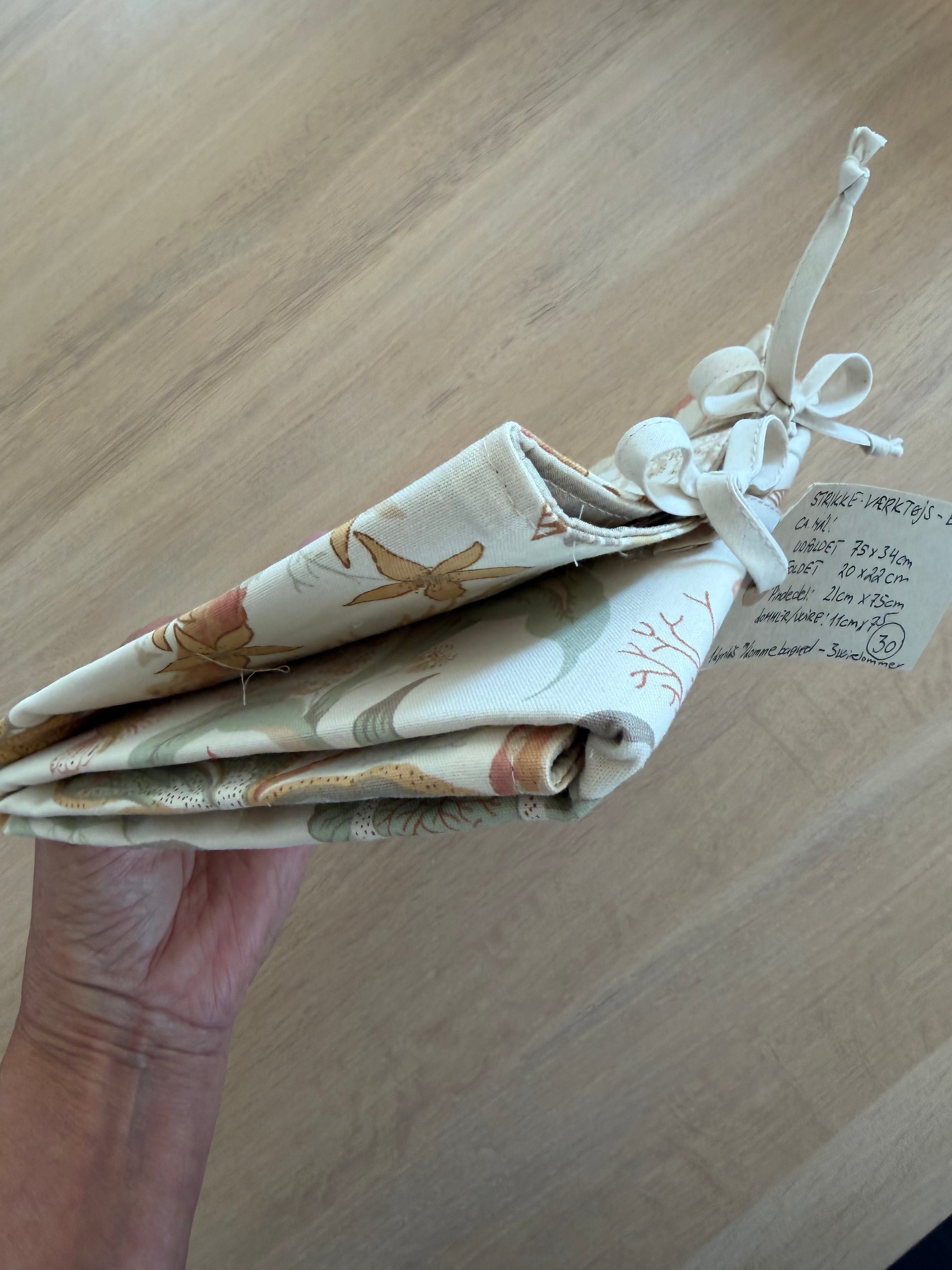 Strikke-Værktøjs-Etui 30. Gyldne fugle