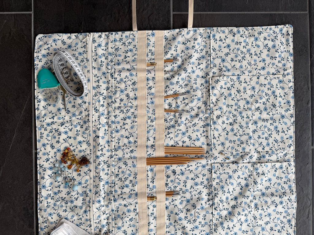 Strikke-Værktøjs-Etui 5. Blå blomst