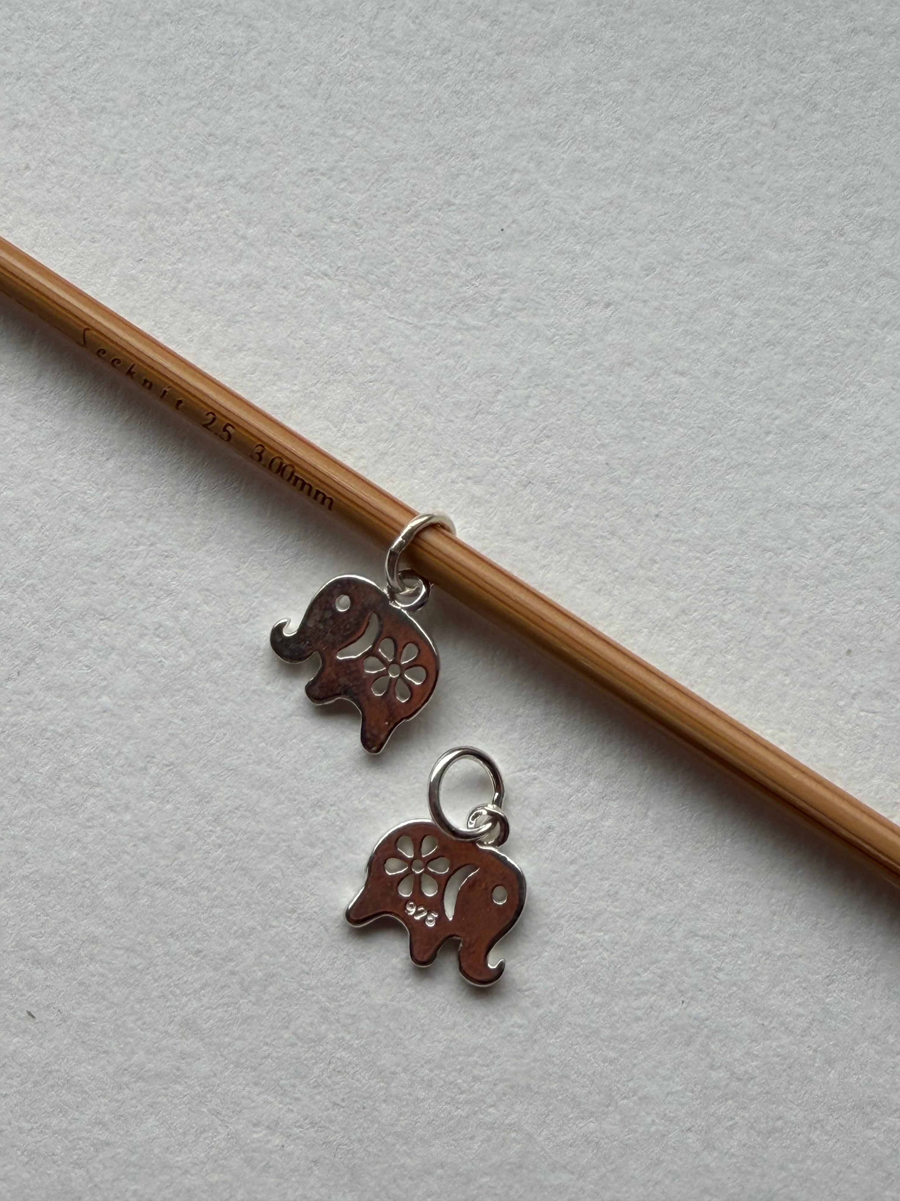 Sølv Elefant ca 10x10 mm  - vedhæng - Maskemarkør (op til 3 mm pinde)