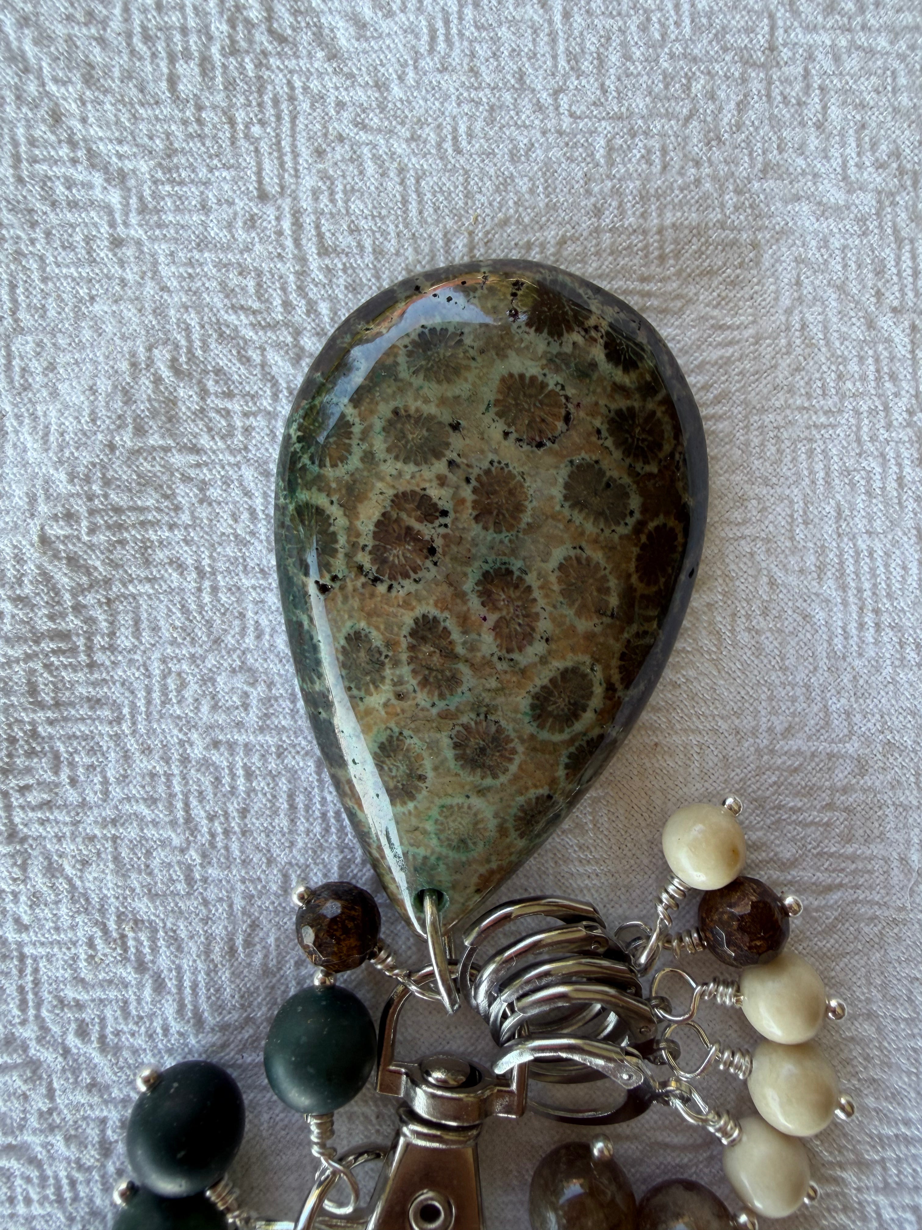 Maskemarkør sæt Chrysantemum Coral Fossil Unika forsølvet. 5x10mm, 10x7mm og 5x åbenlukkelige markører