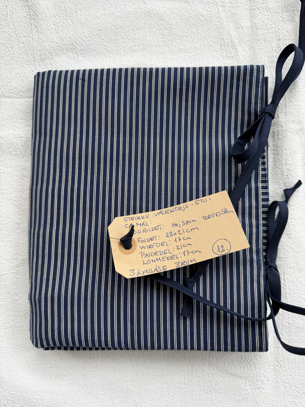 Strikke-Værktøjs-Etui 12. - Handmade by Nogetfralene - Blå “mælkedreng”