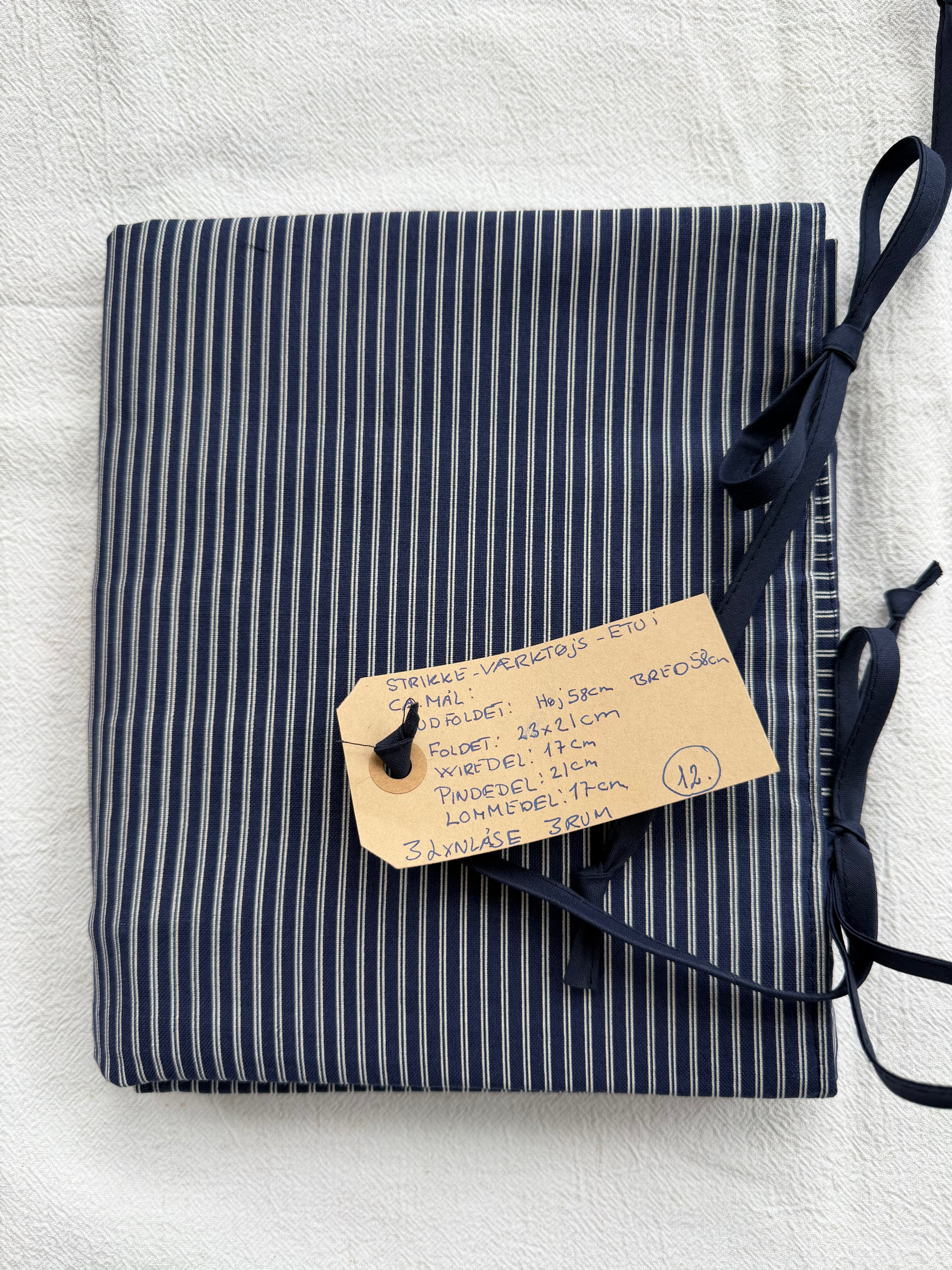 Strikke-Værktøjs-Etui 12. - Handmade by Nogetfralene - Blå “mælkedreng”