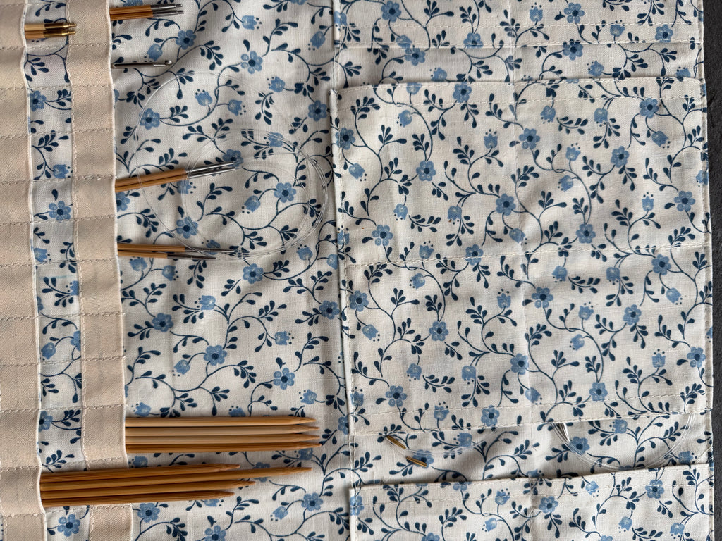 Strikke-Værktøjs-Etui 5. Blå blomst
