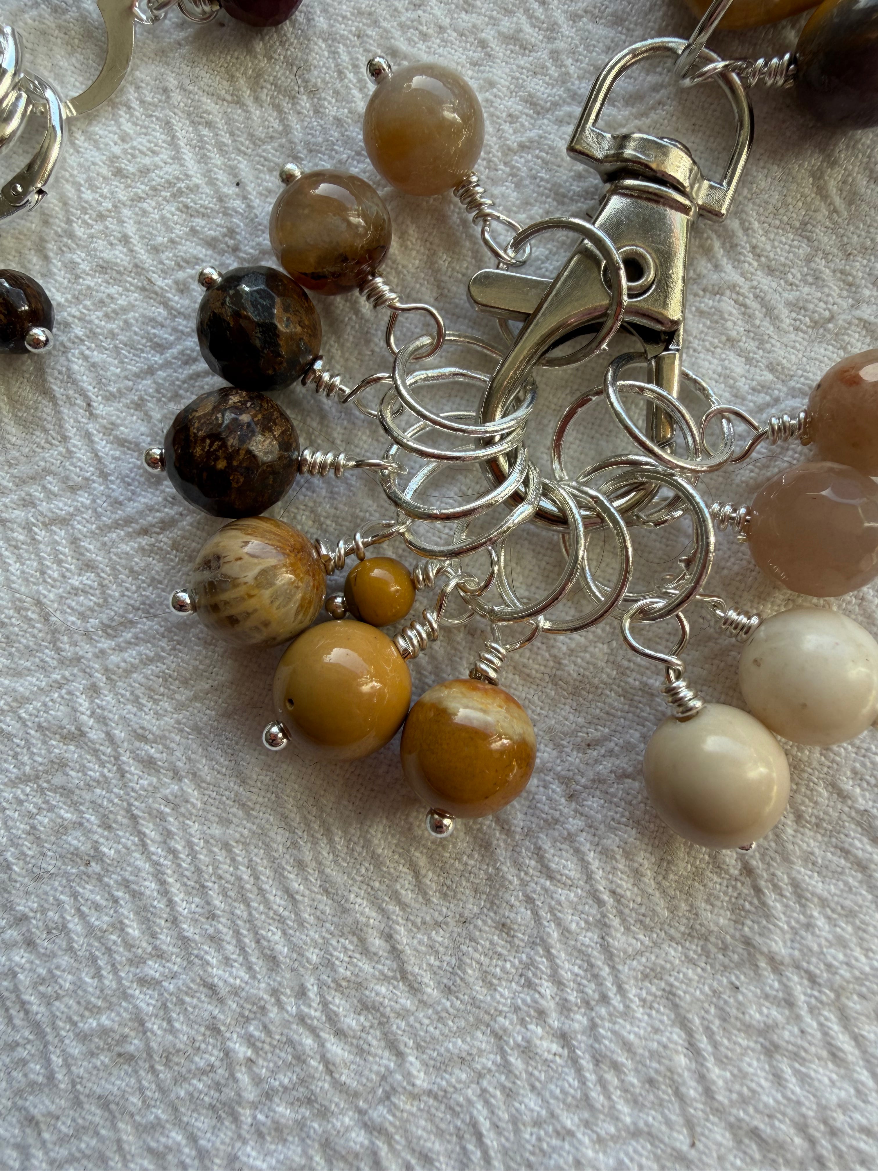 Maskemarkør sæt Dråbe Chrysantemum fossil- Ocean fossil, Solsten, Bronzit og Mookite - Forgyldt luksus - 11x 7mm, 5x10mm og 5x åbenlukkelige markører