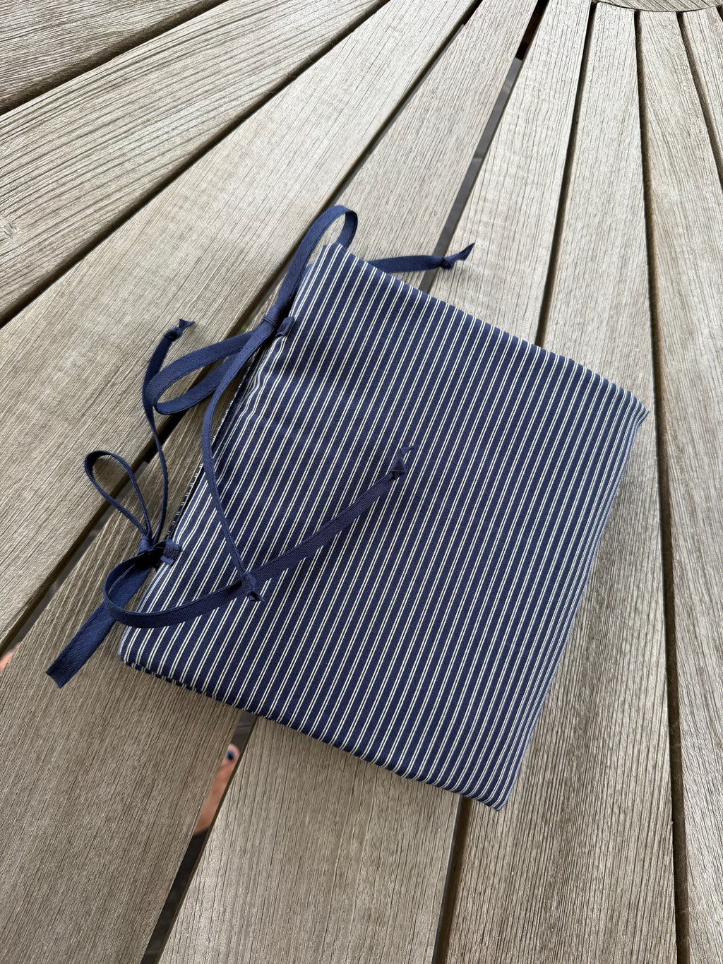 Strikke-Værktøjs-Etui 1. Stribet blå/beige