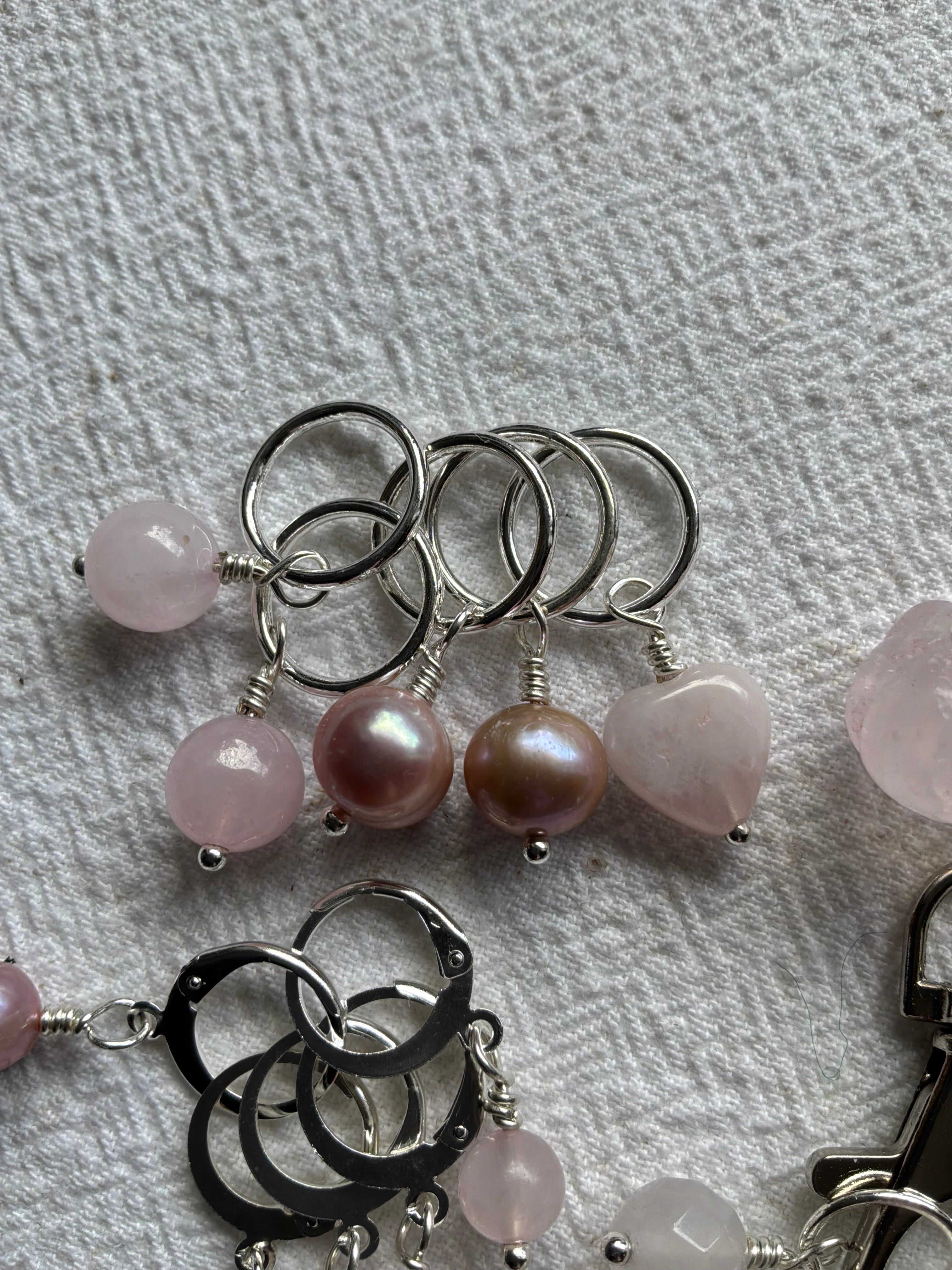 Maskemarkør sæt Rosakvarts og Perler forsølvet luksus. 7mm, 10mm og åbenlukkelige markører