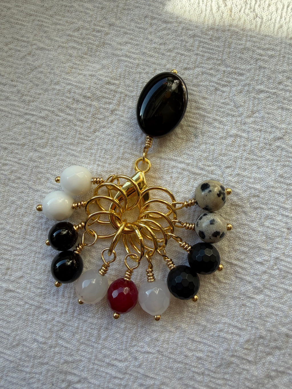 Maskemarkør sæt Onyx oval holder, Onyx, Dalmatiner Jasper, Alabast og Rubin. Forgyldte markører der passer på op til 7 mm pinde.