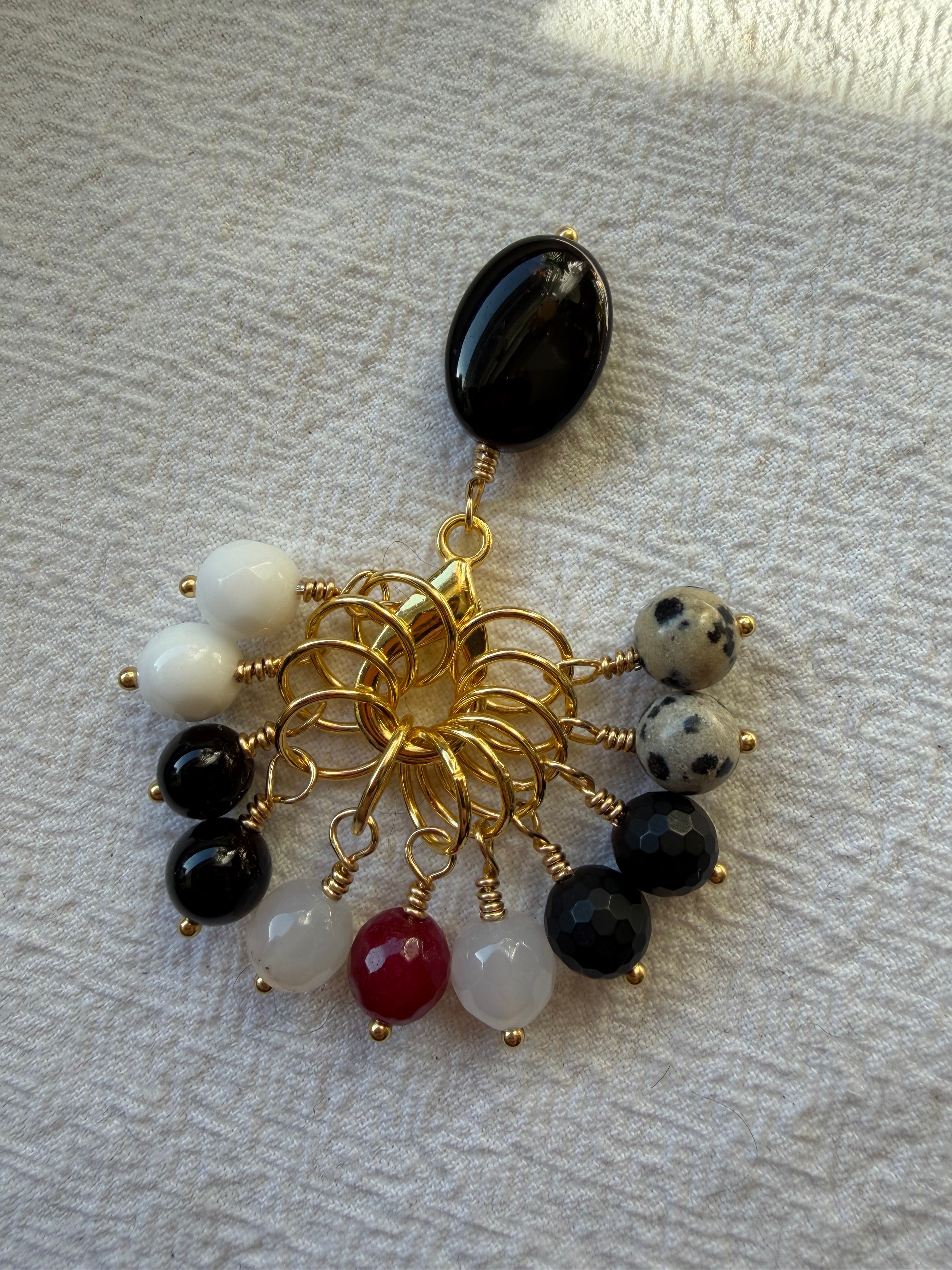 Maskemarkør sæt Onyx oval holder, Onyx, Dalmatiner Jasper, Alabast og Rubin. Forgyldte markører der passer på op til 7 mm pinde.