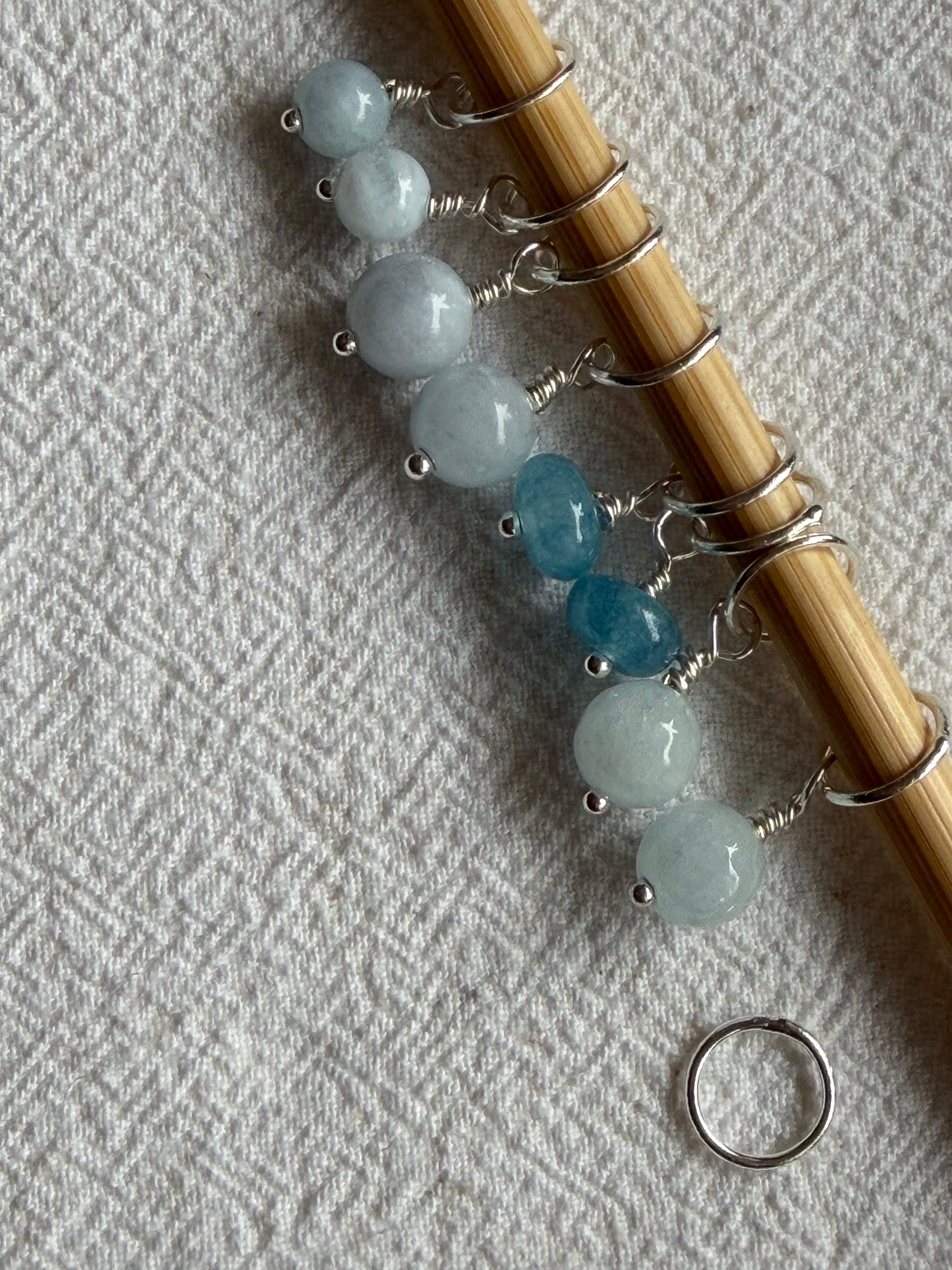 Raglan Markør sæt 10 forsølvet/forgyldt - Med 9 markører - de 8 som på billedet, den 9. Vælger du selv - Du vælger ringestørrelse - Du vælger med holder 229.- / uden holder 199.-