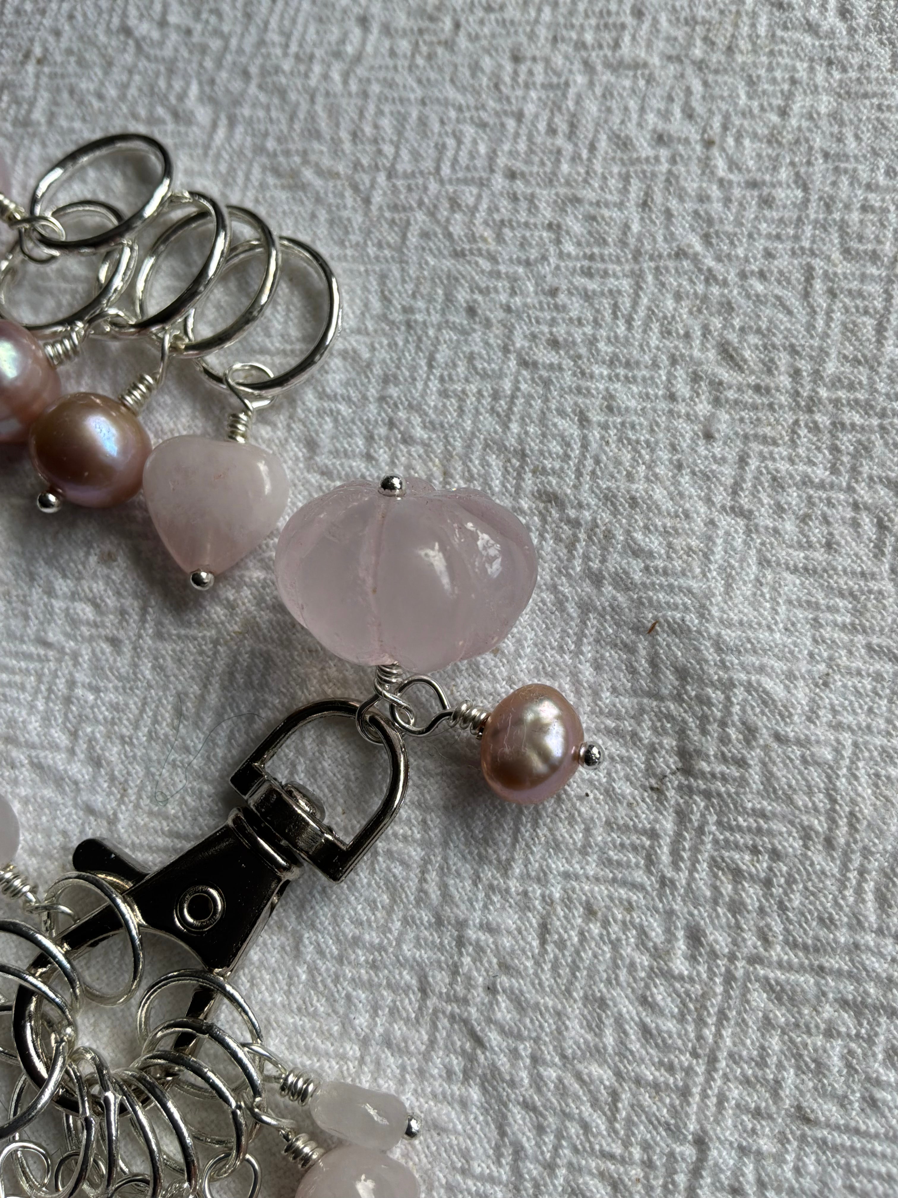 Maskemarkør sæt Rosakvarts og Perler forsølvet luksus. 7mm, 10mm og åbenlukkelige markører