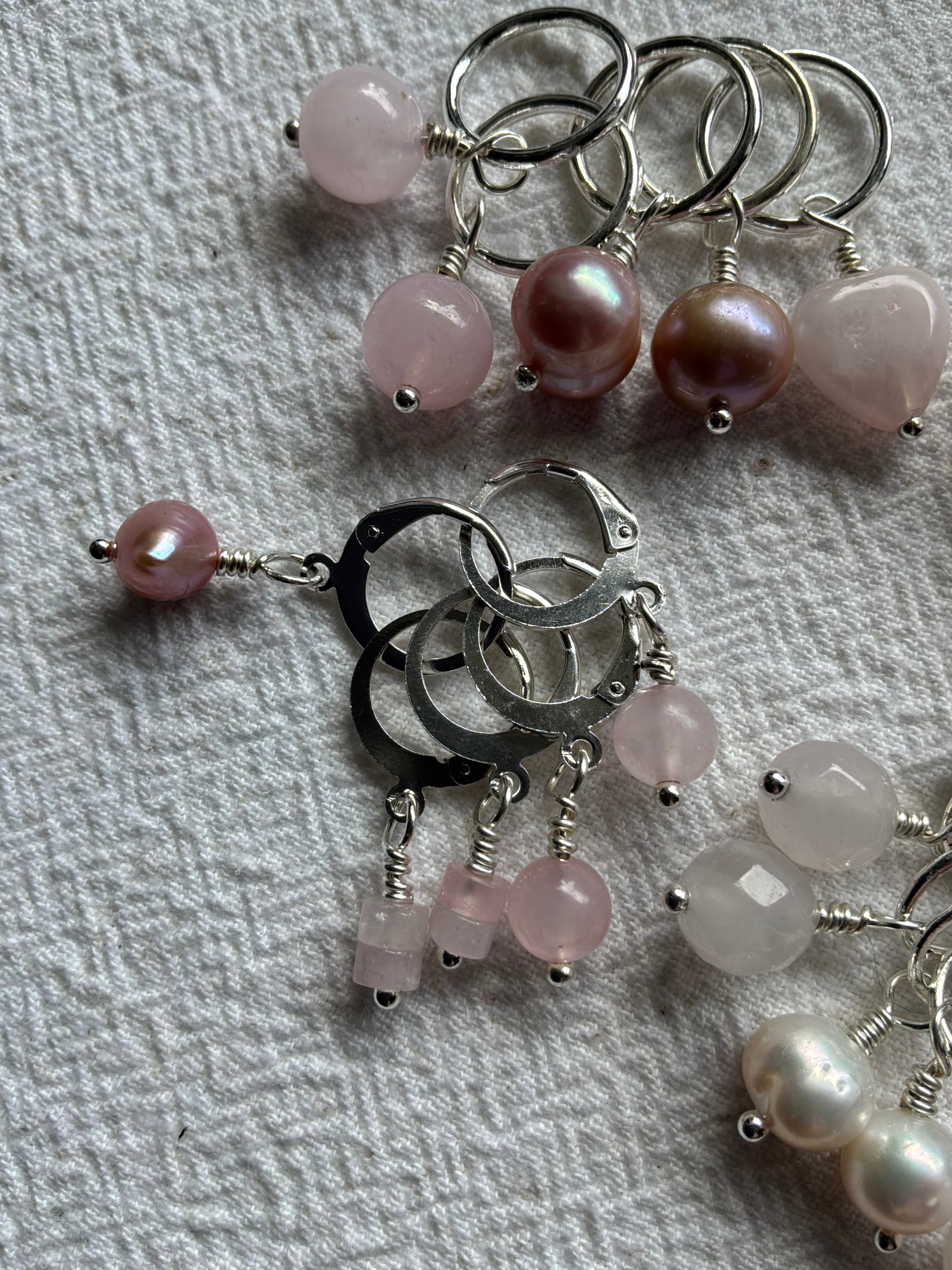 Maskemarkør sæt Rosakvarts og Perler forsølvet luksus. 7mm, 10mm og åbenlukkelige markører