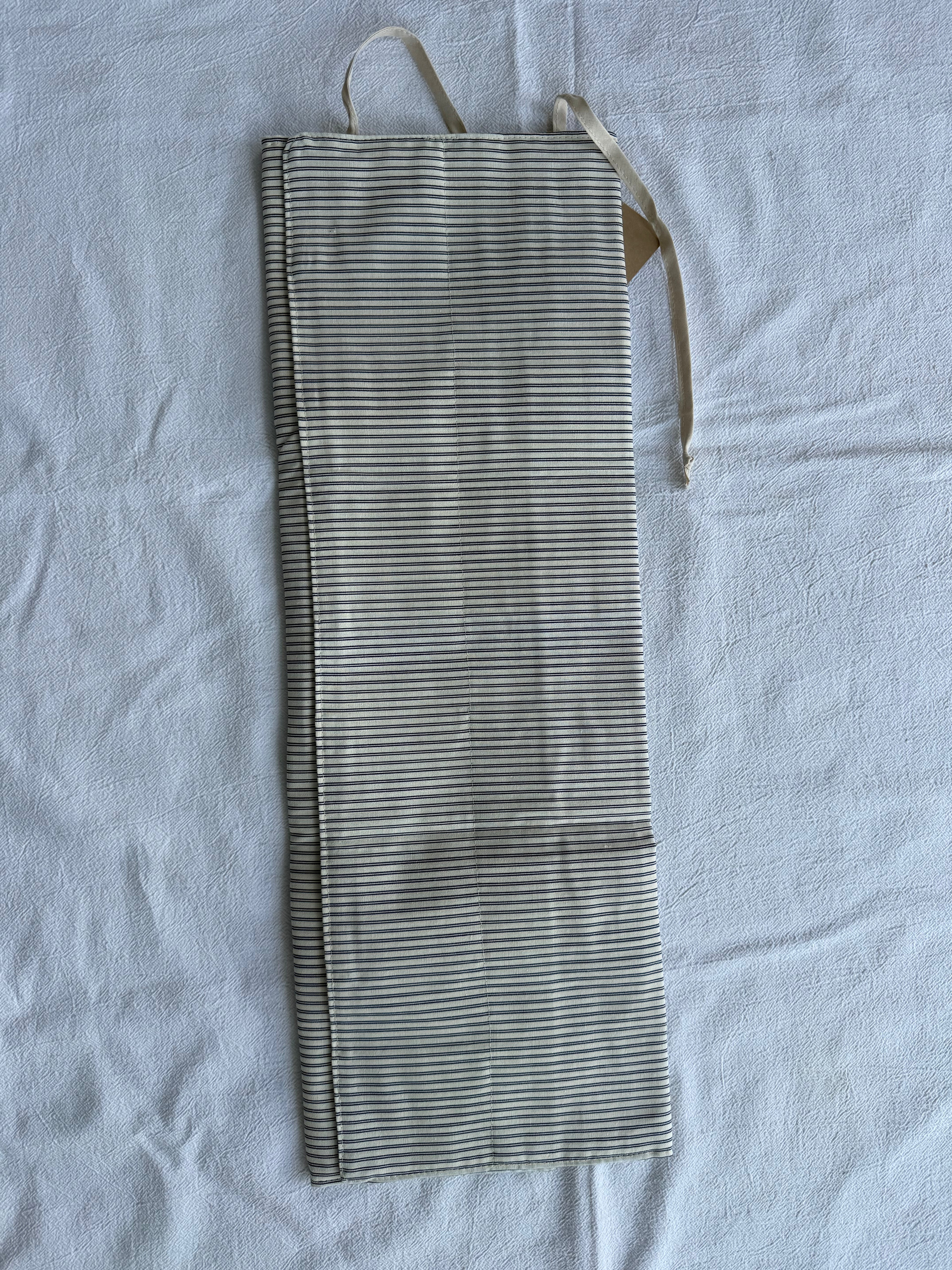 Strikke-Værktøjs-Etui 8. “Mælkedreng” stribet lys beige/blå