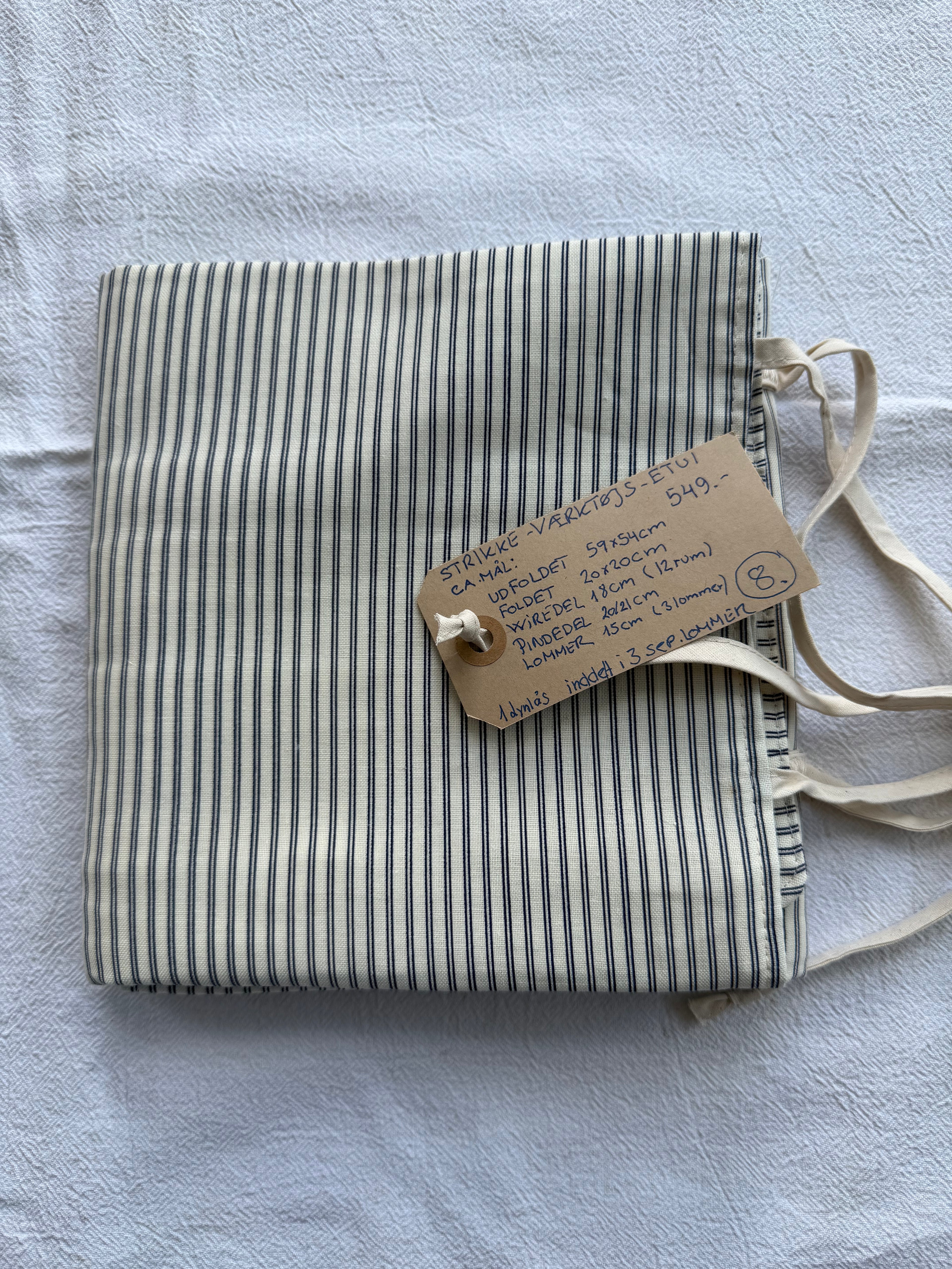 Strikke-Værktøjs-Etui 8. “Mælkedreng” stribet lys beige/blå