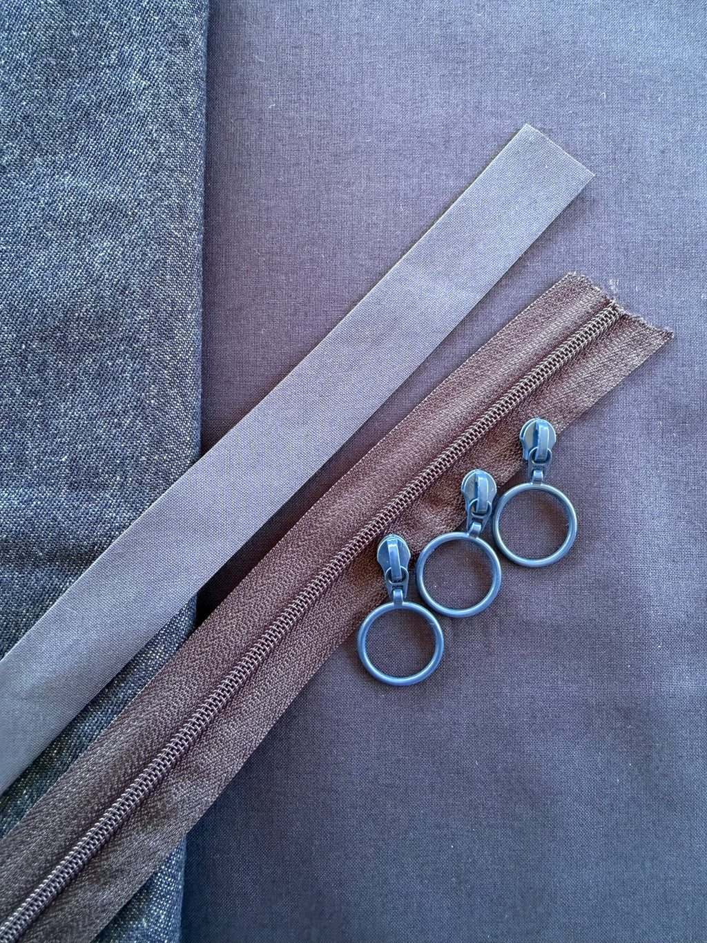 Strikke-Værktøjs-Etui - Bestilling - Jeans stof mørk blå - L8- Forudbestilling