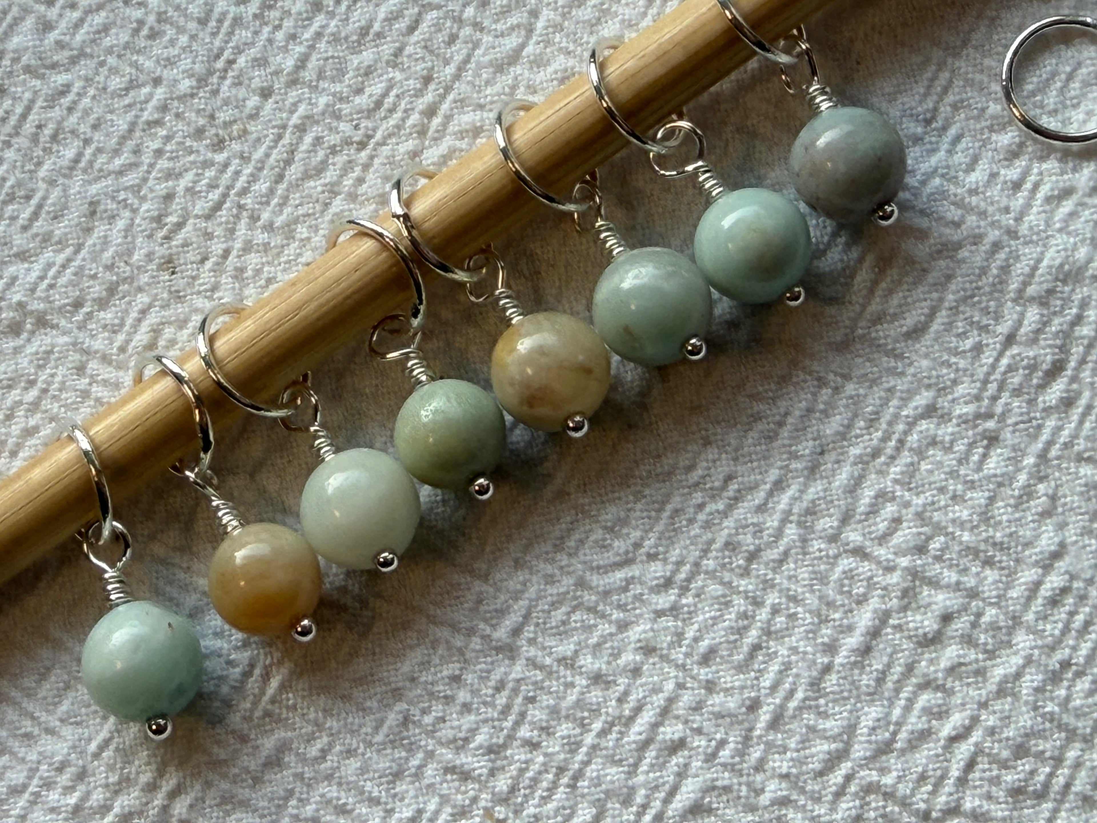 Raglan Markør sæt 11 forsølvet/forgyldt - Med 9 markører - de 8 som på billedet, den 9. Vælger du selv - Du vælger ringestørrelse - Du vælger med holder 229.- / uden holder 199.-