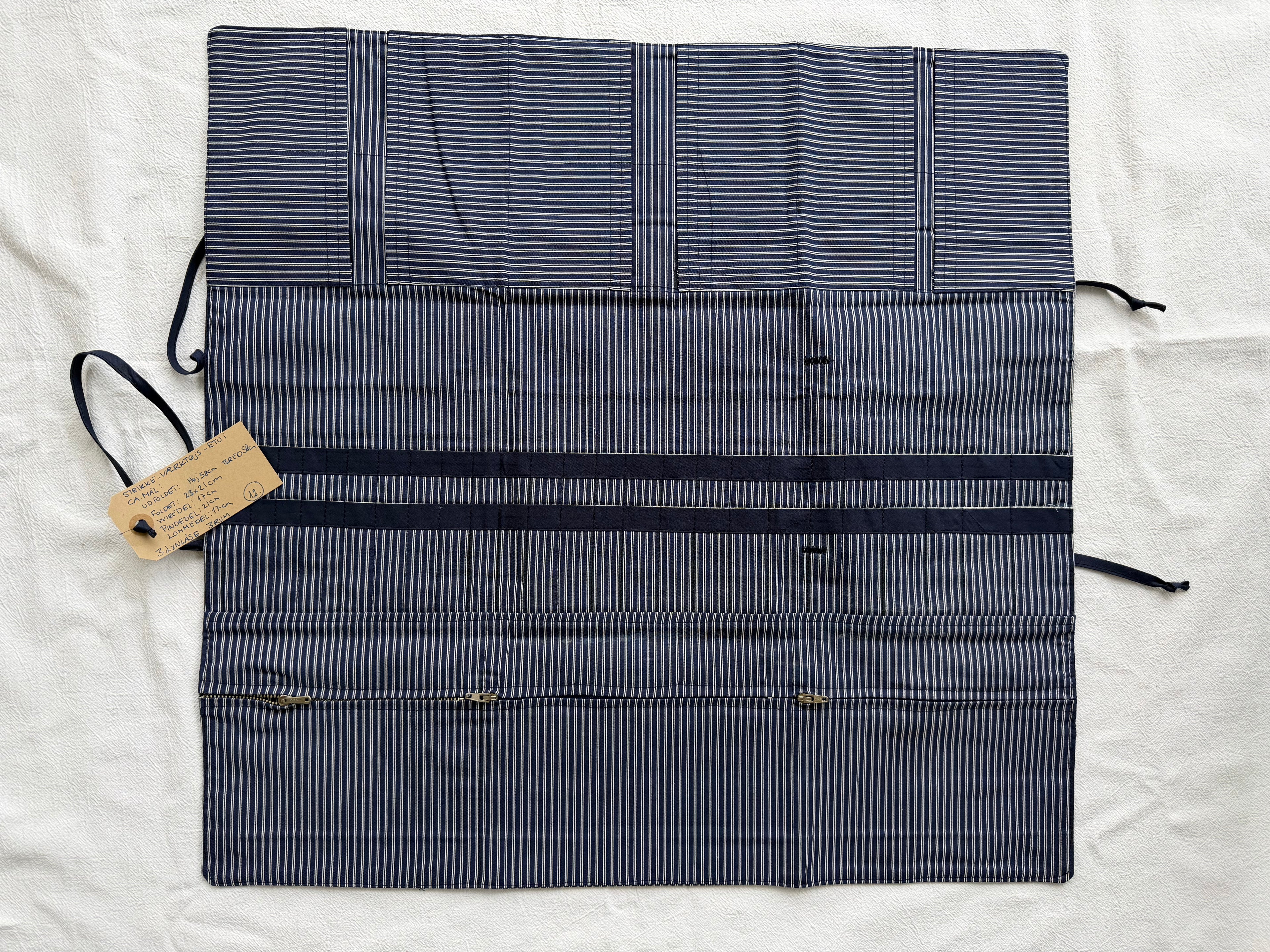 Strikke-Værktøjs-Etui 12. - Handmade by Nogetfralene - Blå “mælkedreng”