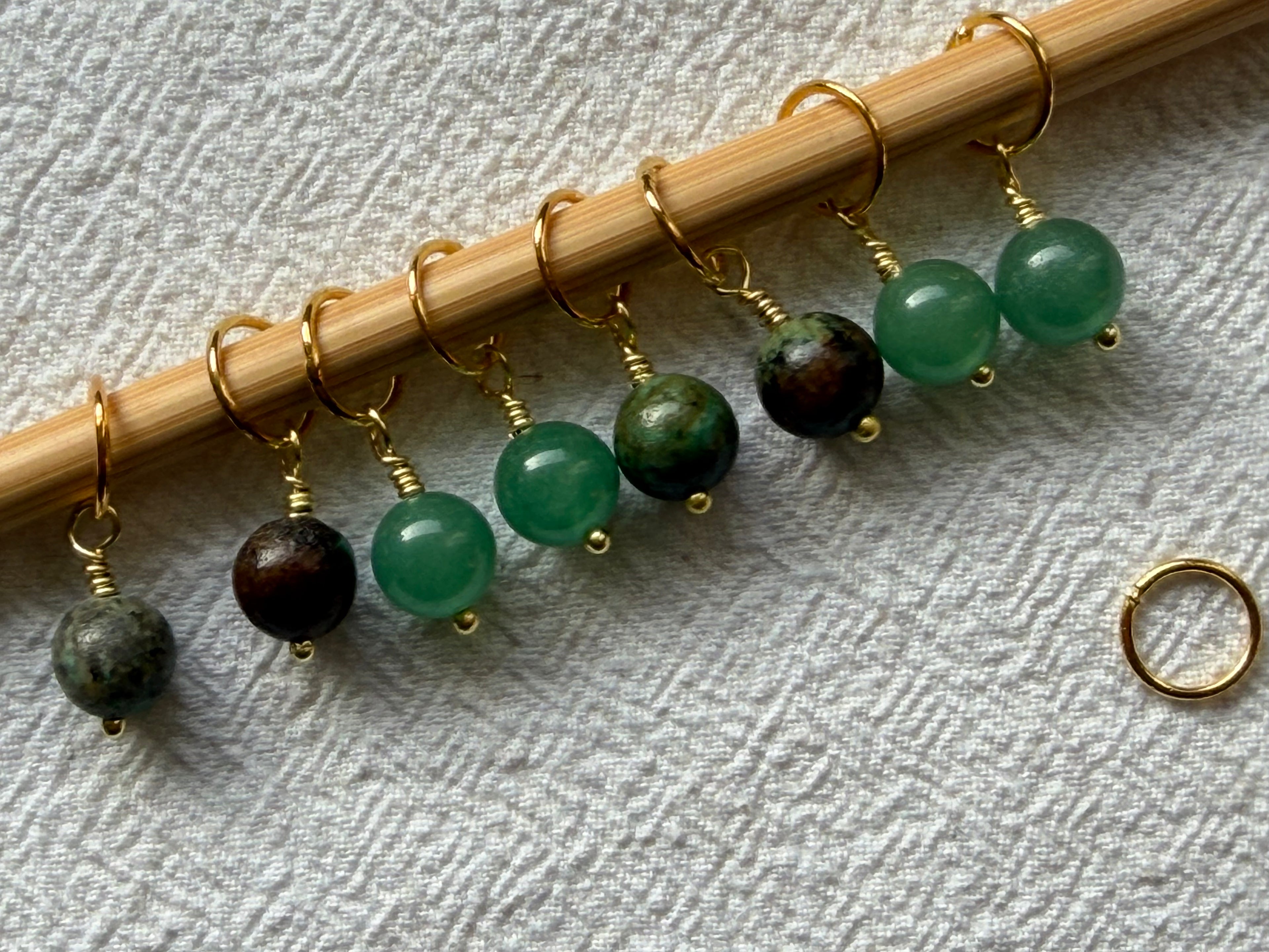 Raglan Markør sæt 6 forsølvet/forgyldt - Med 9 markører - de 8 som på billedet, den 9. Vælger du selv - Du vælger ringestørrelse - Du vælger med holder 229.- / uden holder 199.-