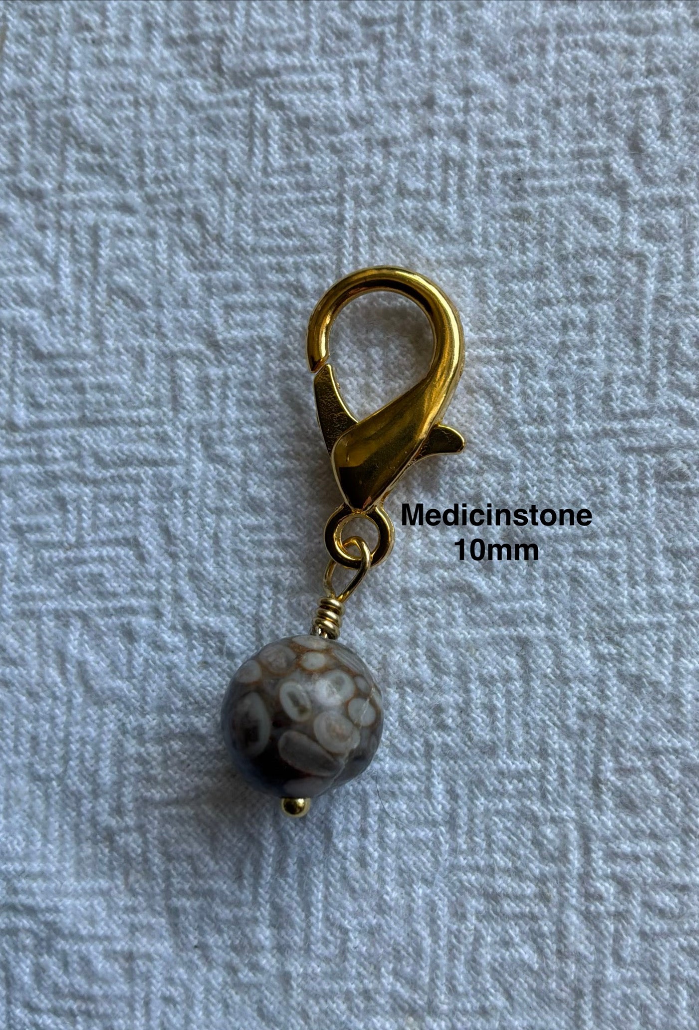 Markørholdere - beige, gyldne og brune - vælg sten og vælg karabinhage forsølvet eller forgyldt