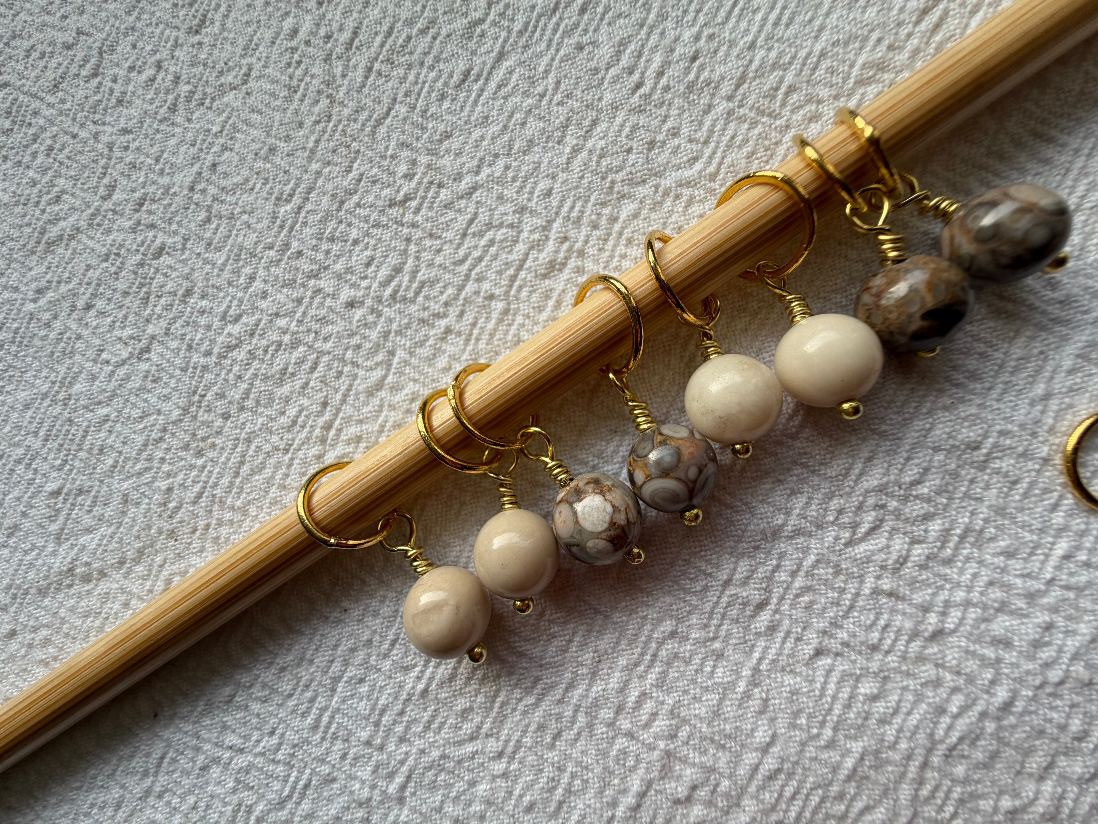 Raglan Markør sæt 5 forsølvet/forgyldt - Med 9 markører - de 8 som på billedet, den 9. Vælger du selv - Du vælger ringestørrelse - Du vælger med holder 229.- / uden holder 199.-