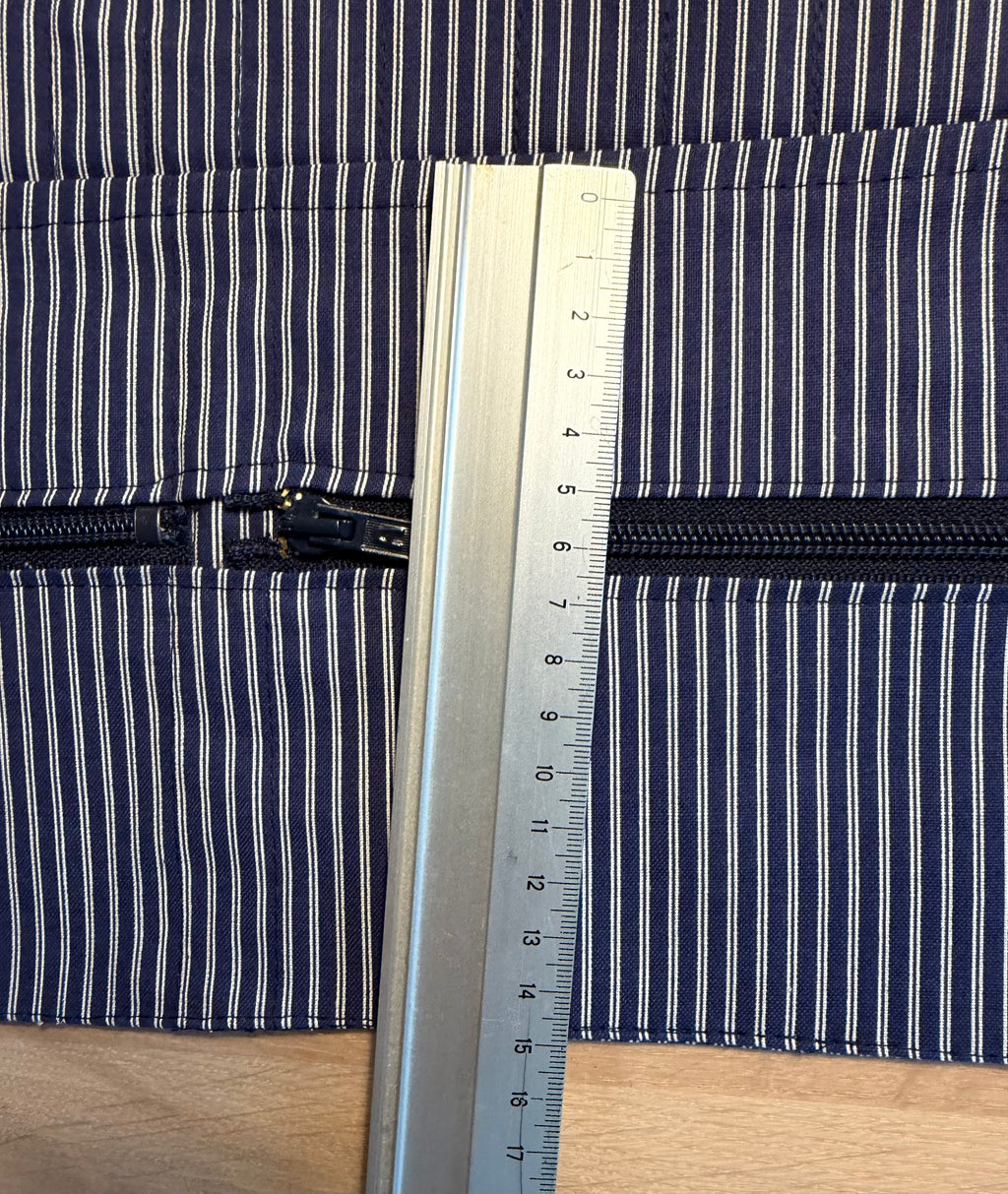 Strikke-Værktøjs-Etui 2. Stribet blå/lys beige