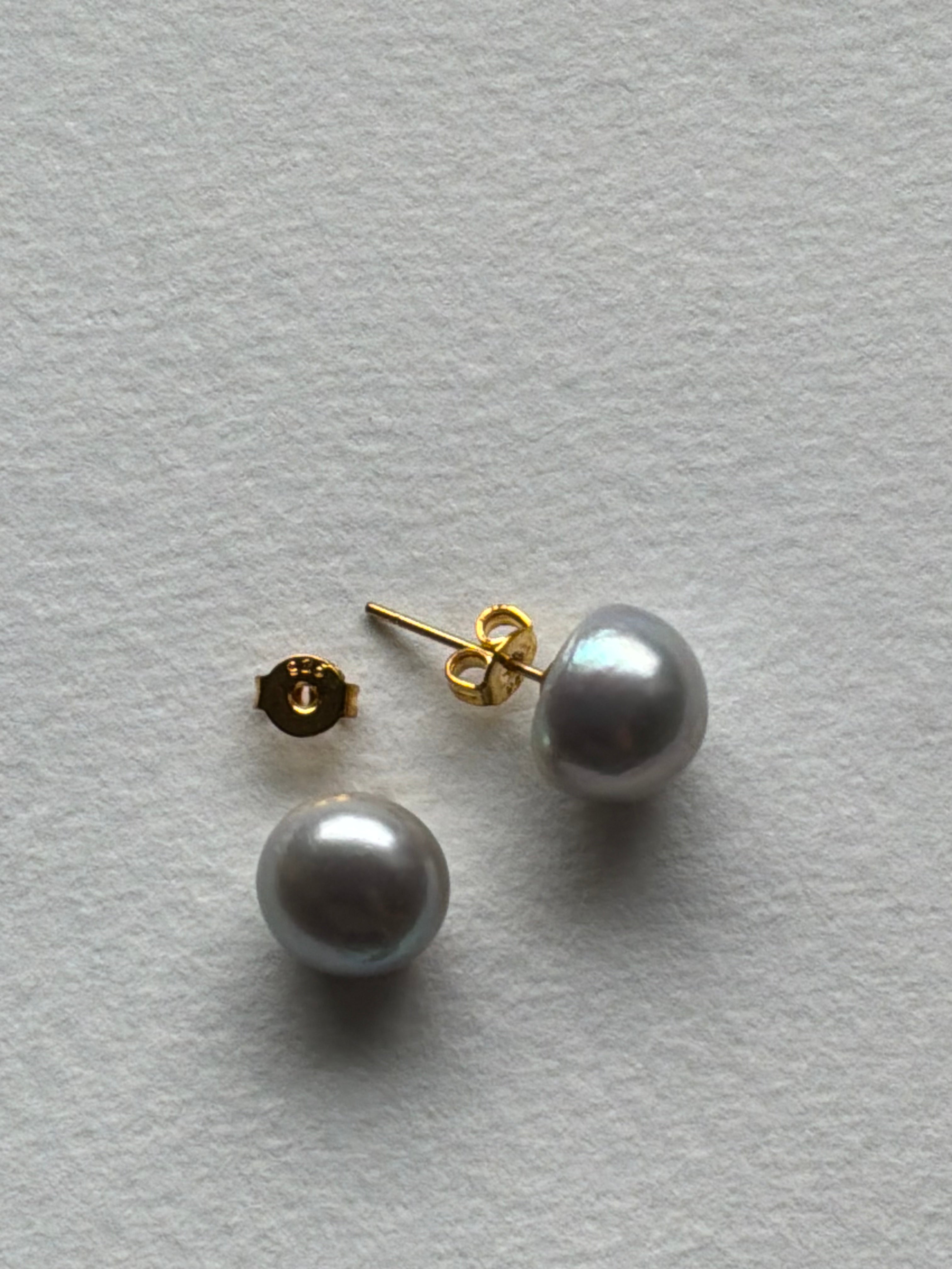 Ørestikker Perle grå 10x9mm sterlingsølv forgyldt