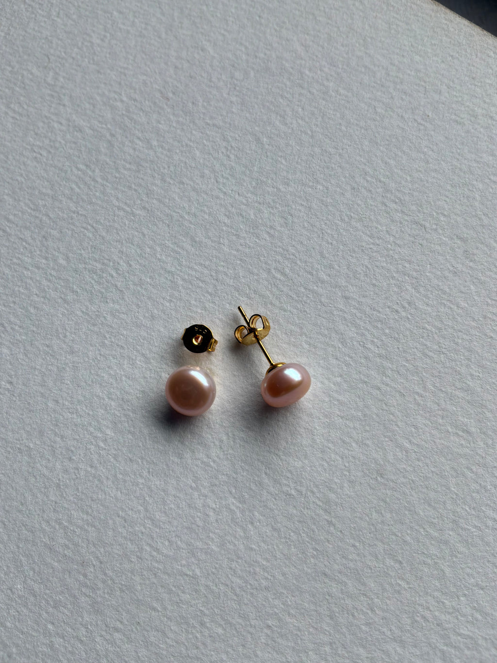 Ørestikker Perle lys fersken 8x 5mm  sterlingsølv forgyldt - Billede på vej