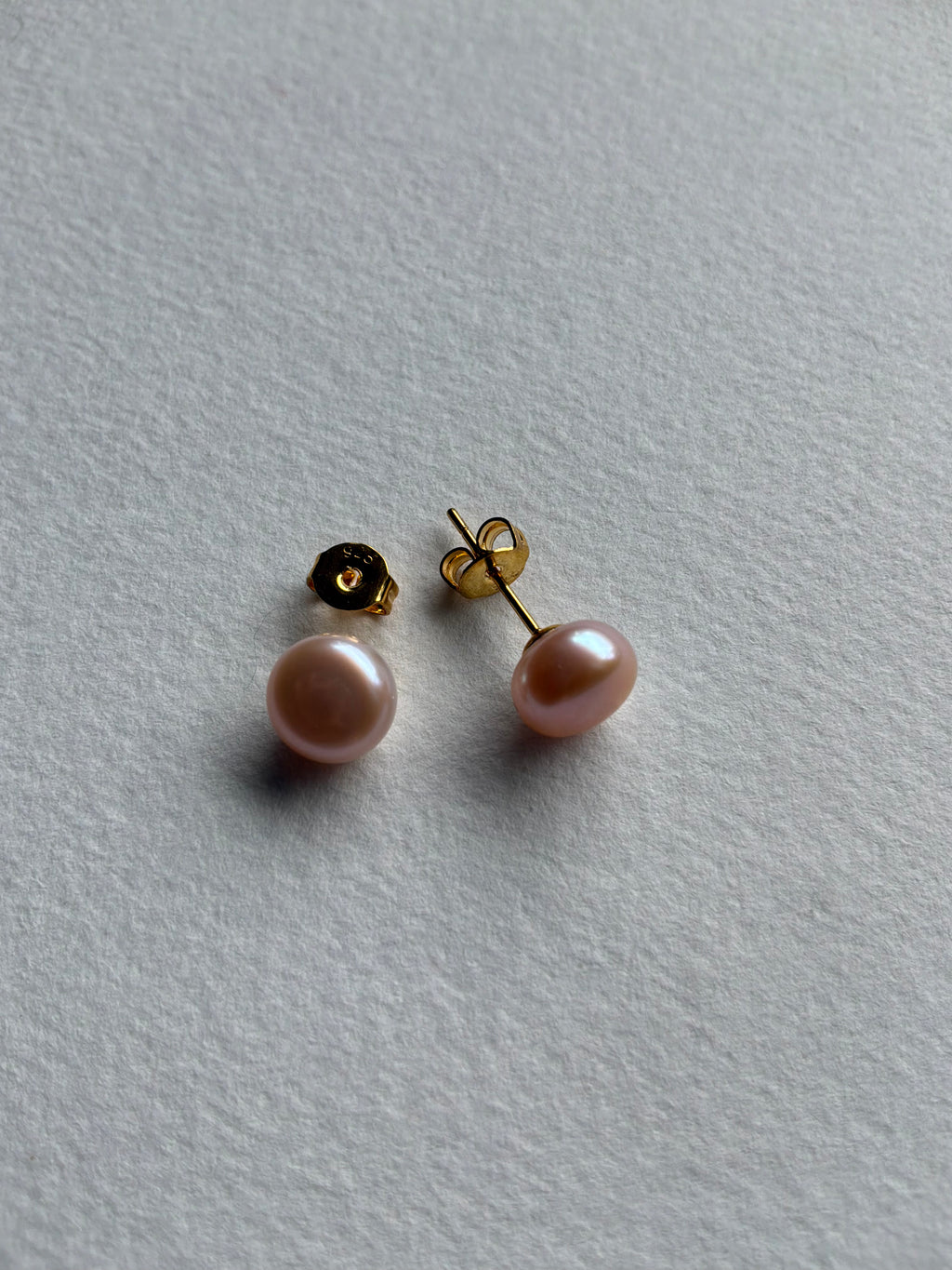 Ørestikker Perle lys fersken 8x 5mm  sterlingsølv forgyldt - Billede på vej