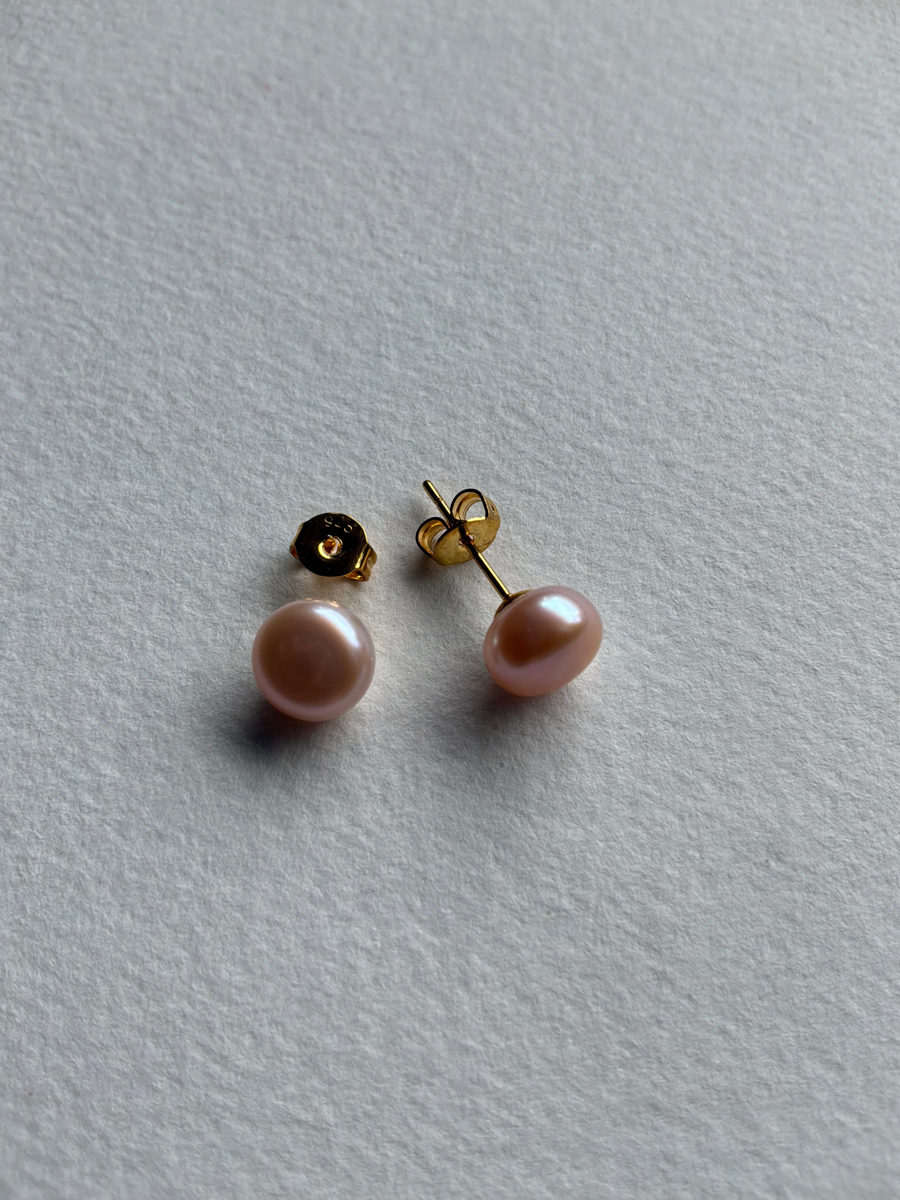 Ørestikker Perle lys fersken 8x 5mm  sterlingsølv forgyldt - Billede på vej