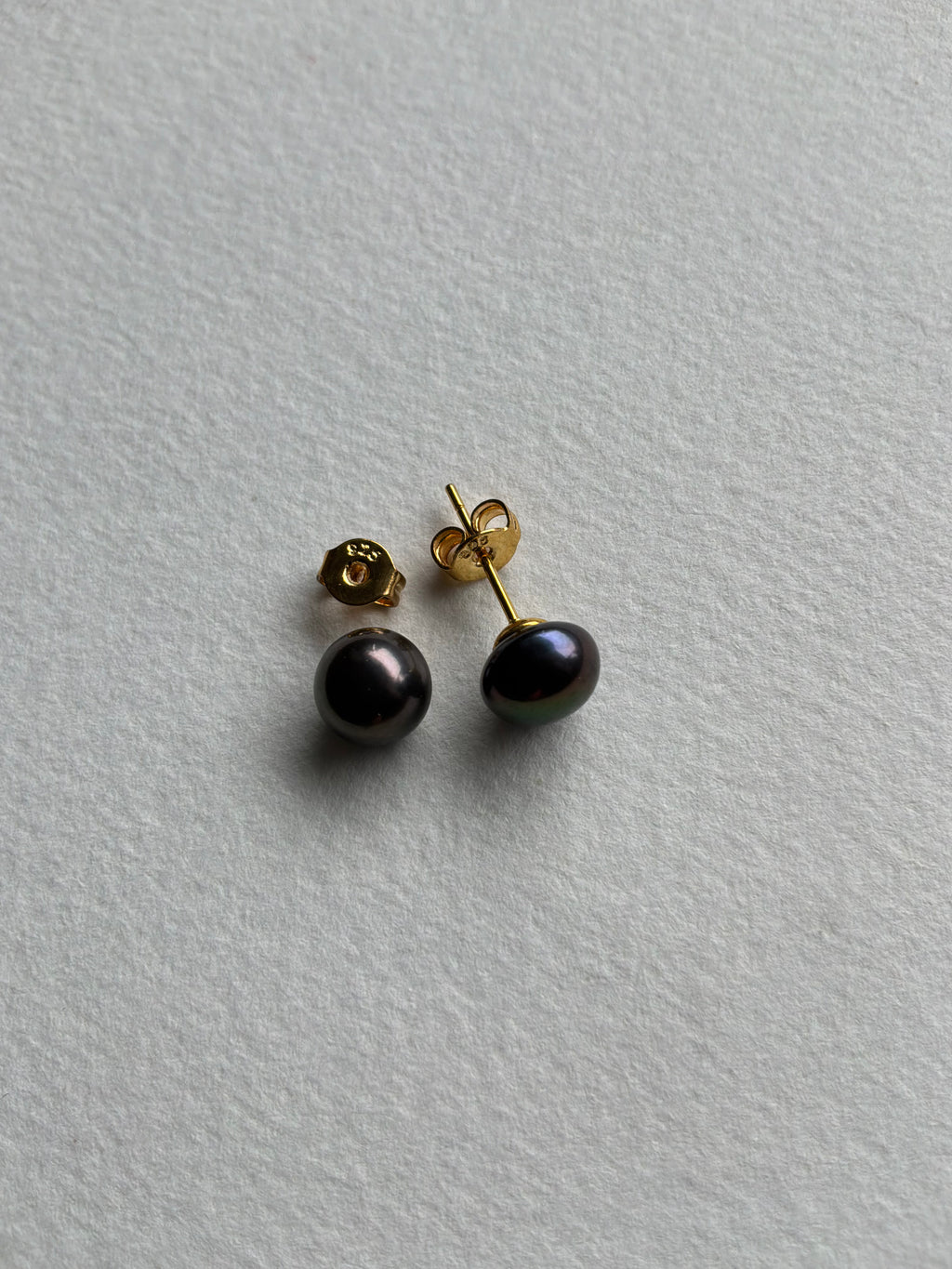Ørestikker Perle brun 8x 5mm  sterlingsølv forgyldt - Billede på vej