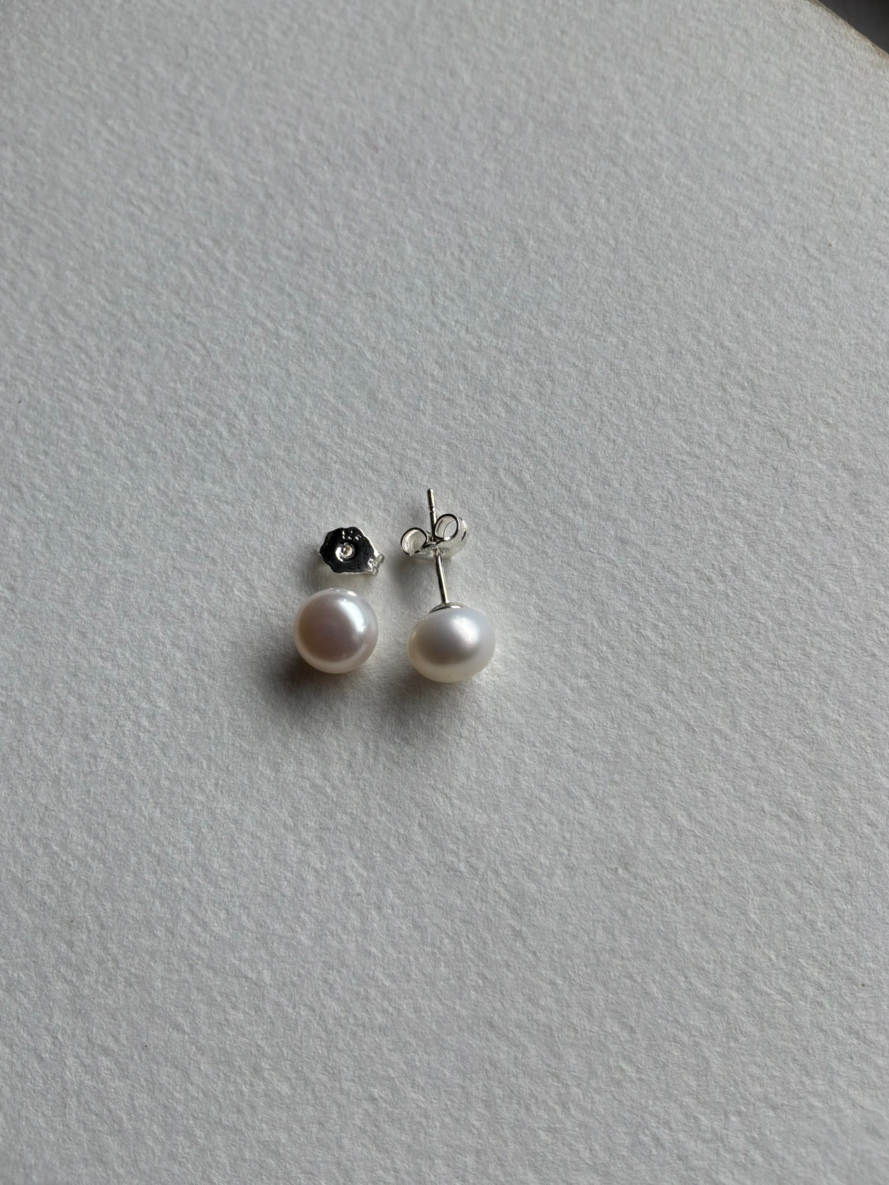 Ørestikker Perle hvid  7 x 5mm  sterlingsølv - Billede på vej