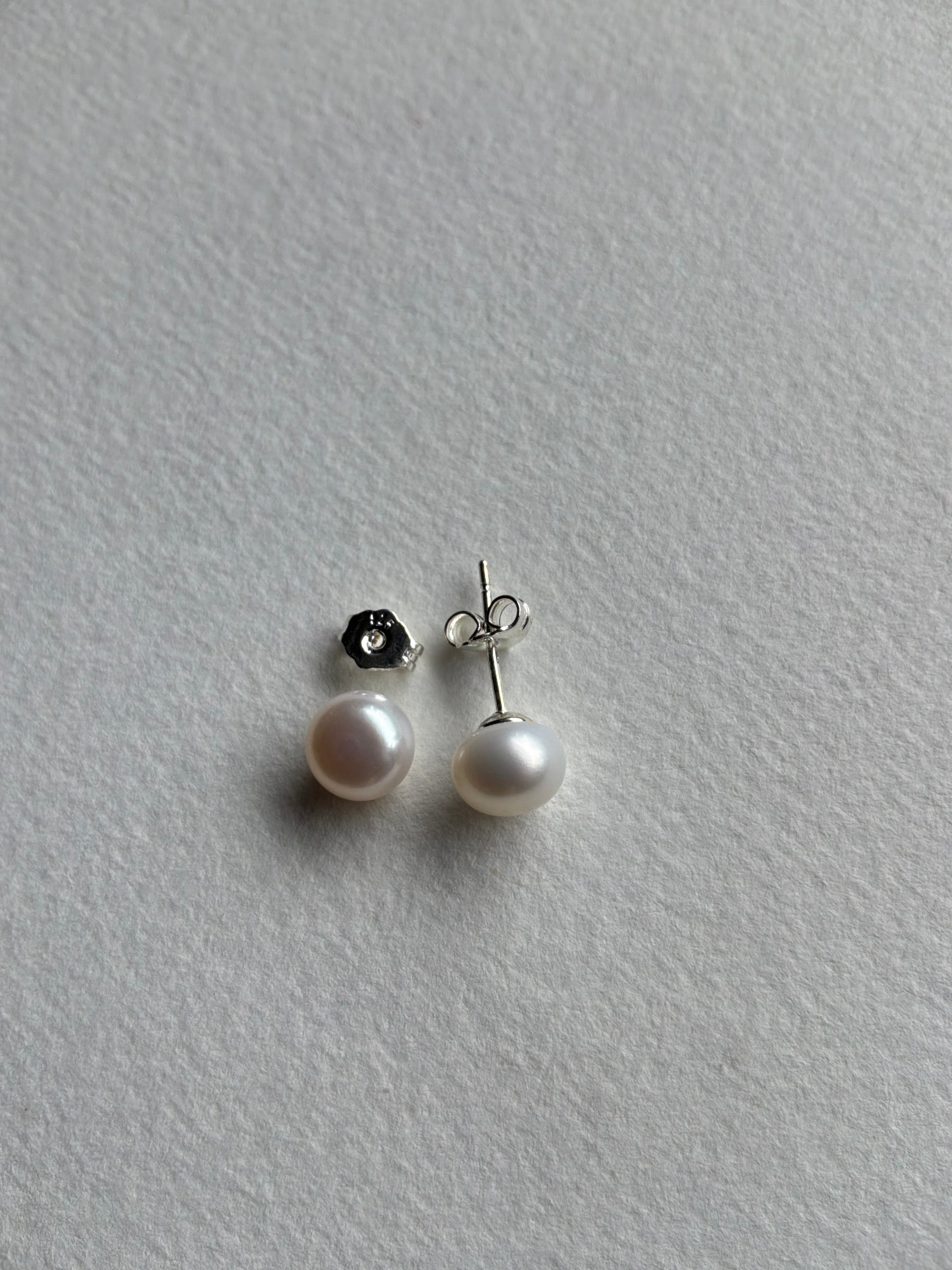 Ørestikker Perle hvid  7 x 5mm  sterlingsølv - Billede på vej