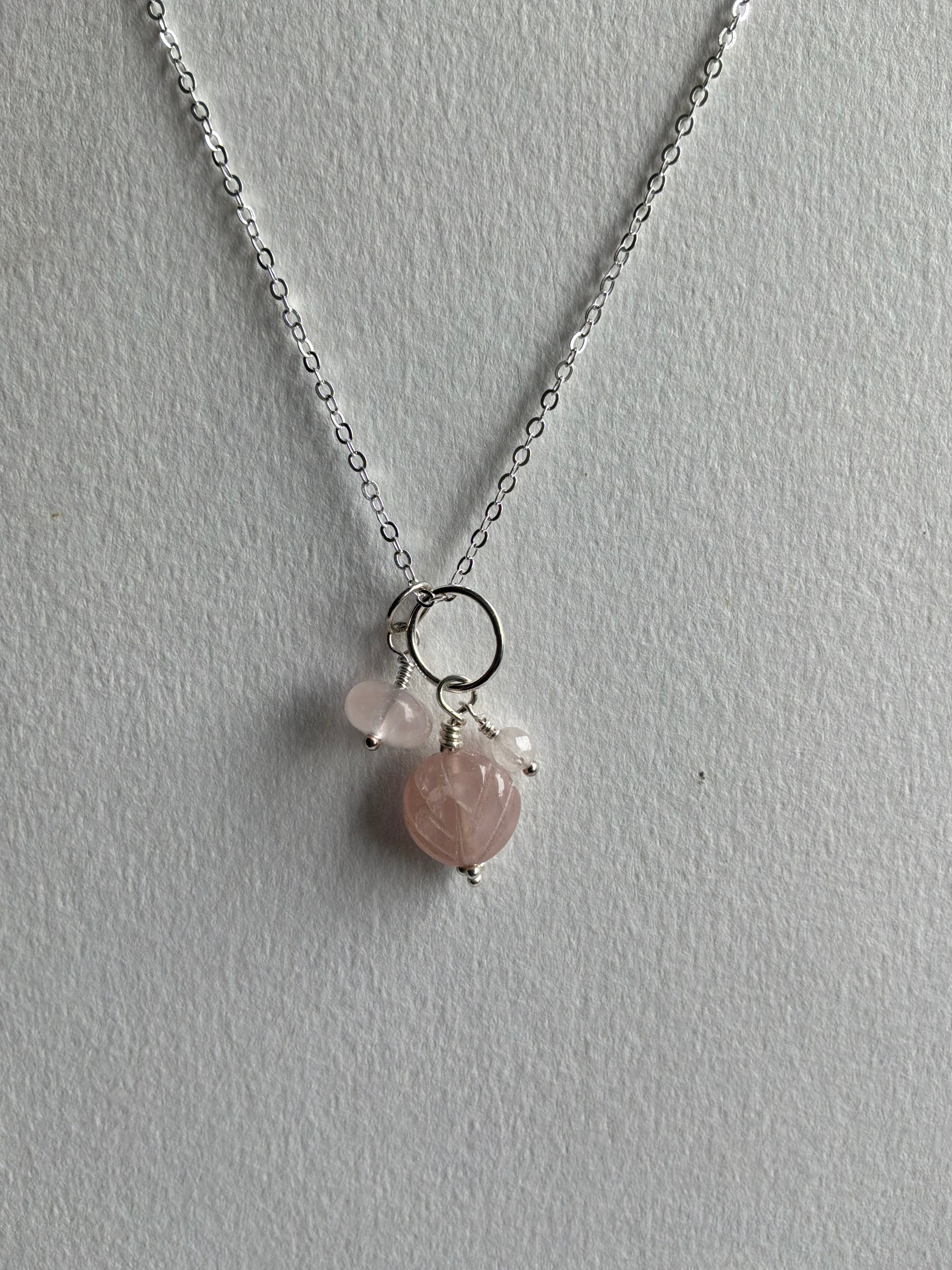 Sterling Sølv  Halskæde UNIKA med Rosakvarts vedhæng. Med sterlingsølv kæde 80 cm