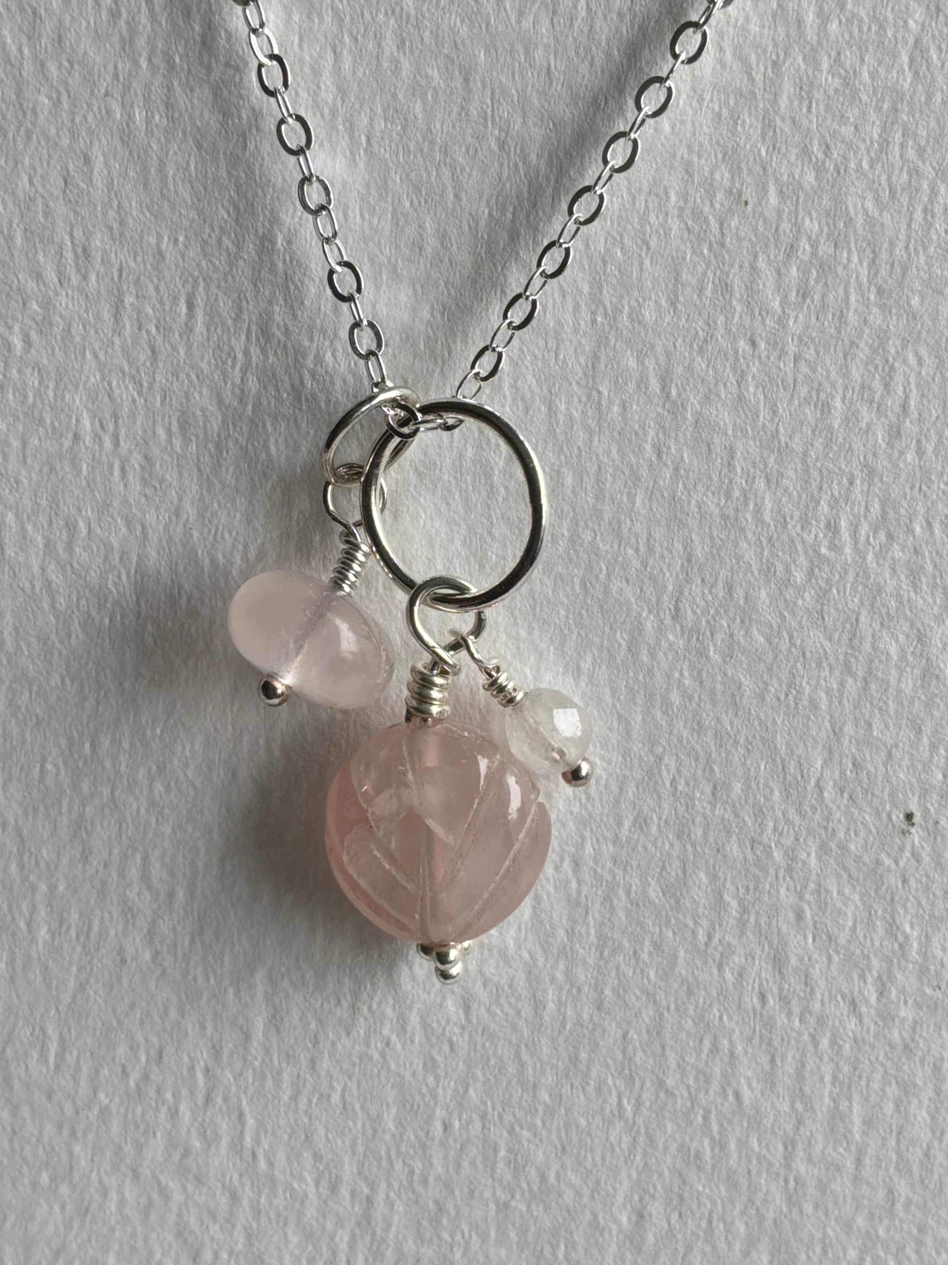 Sterling Sølv  Halskæde UNIKA med Rosakvarts vedhæng. Med sterlingsølv kæde 80 cm