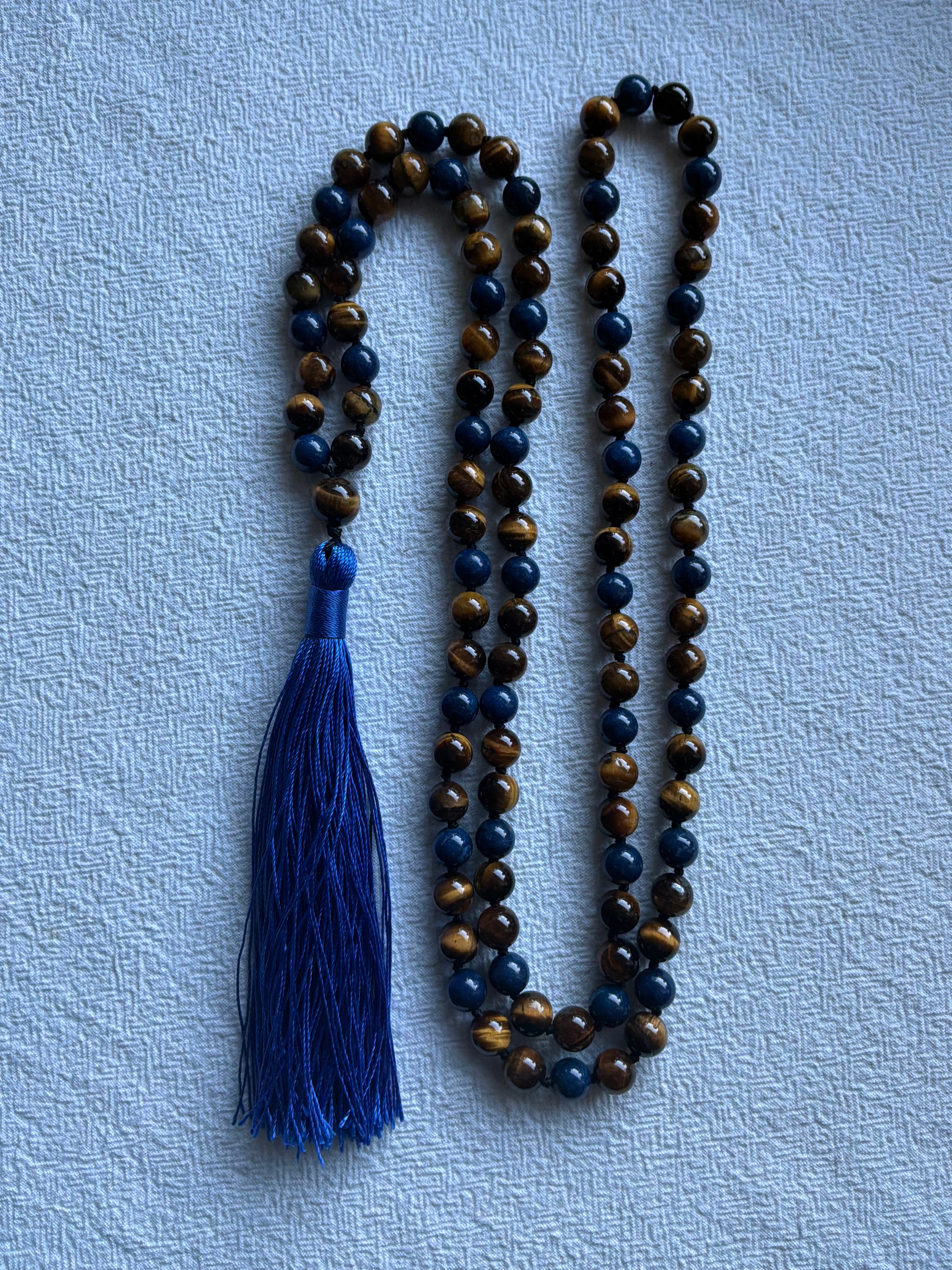 Mala halskæde 108 sten 8mm Tigerøje og Lapis Lazuli -  klassisk kvast