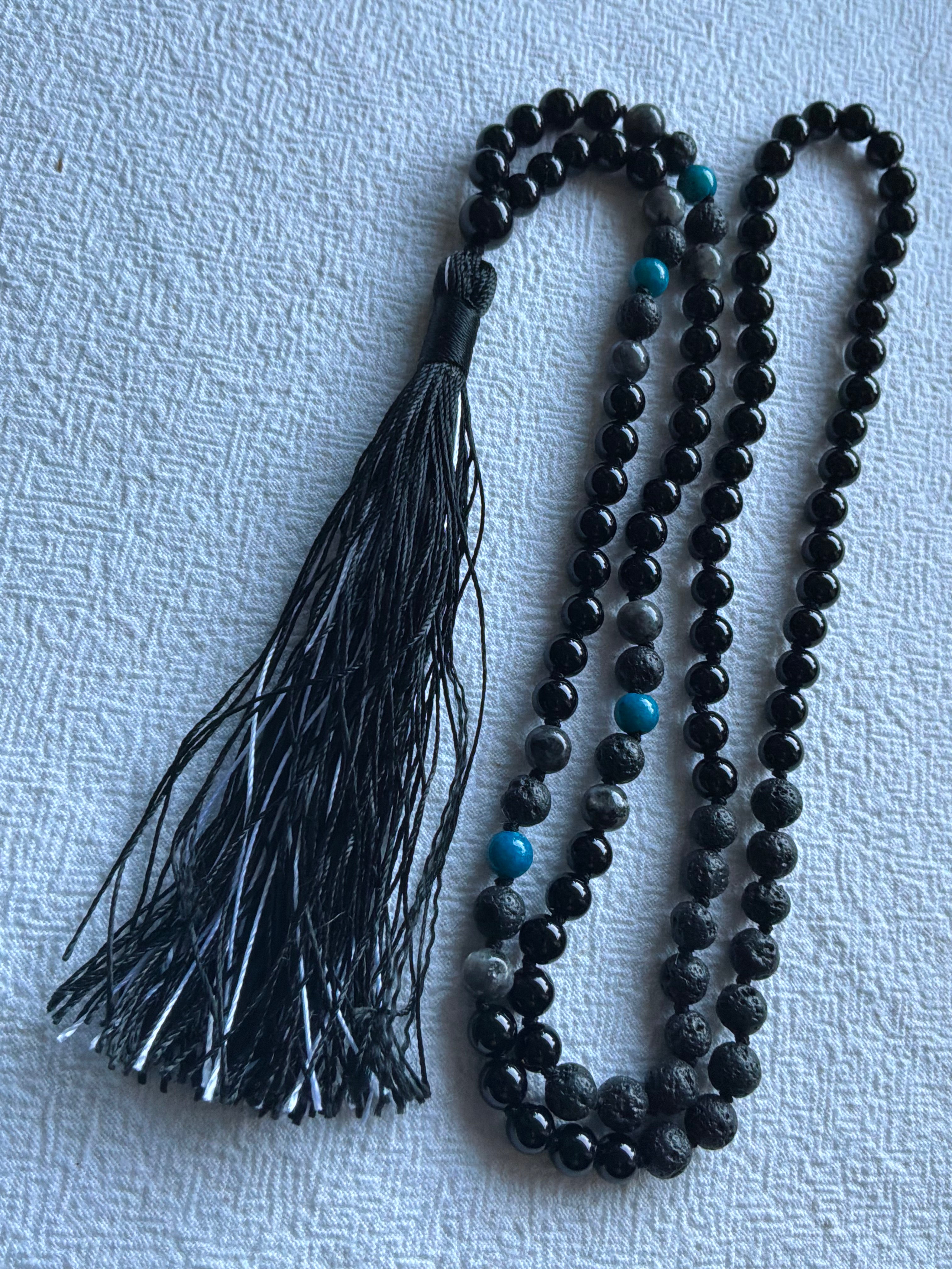 Mala halskæde 108 sten 6mm sten sort agat og Lava og turkise sten -  klassisk kvast