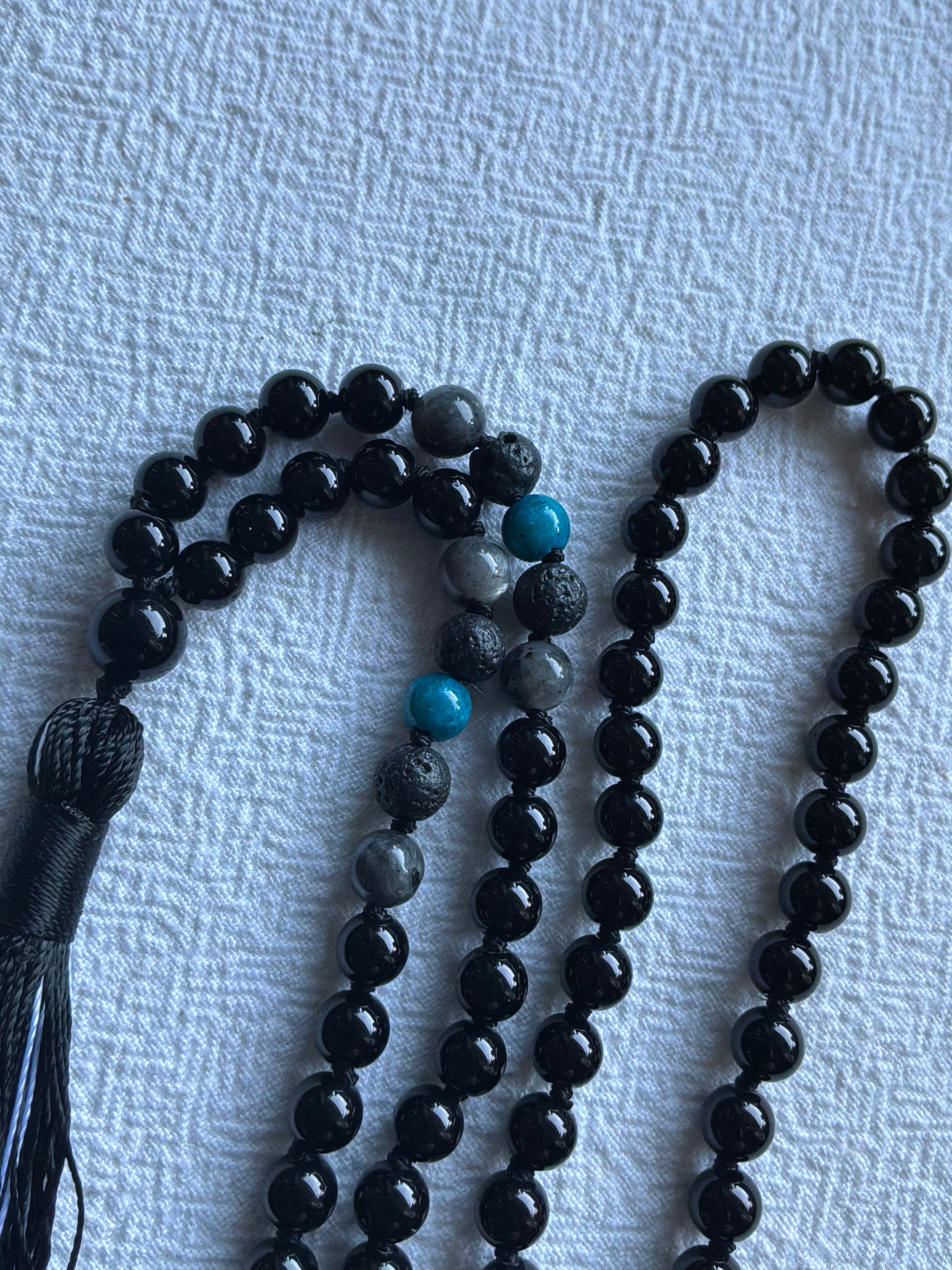 Mala halskæde 108 sten 6mm sten sort agat og Lava og turkise sten -  klassisk kvast