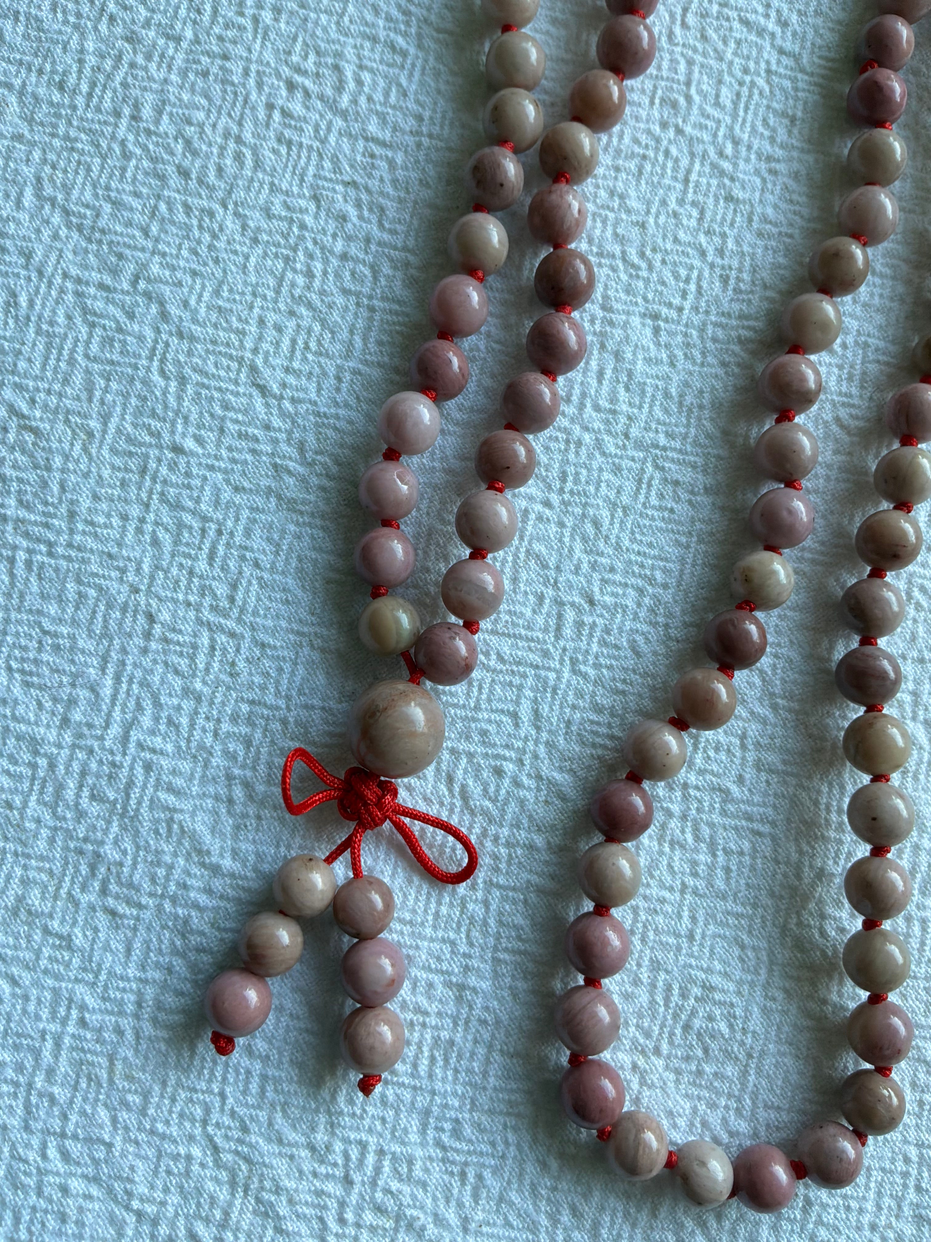 Mala halskæde 108 sten 6mm sten Rhodocrosite - Med klassisk knude