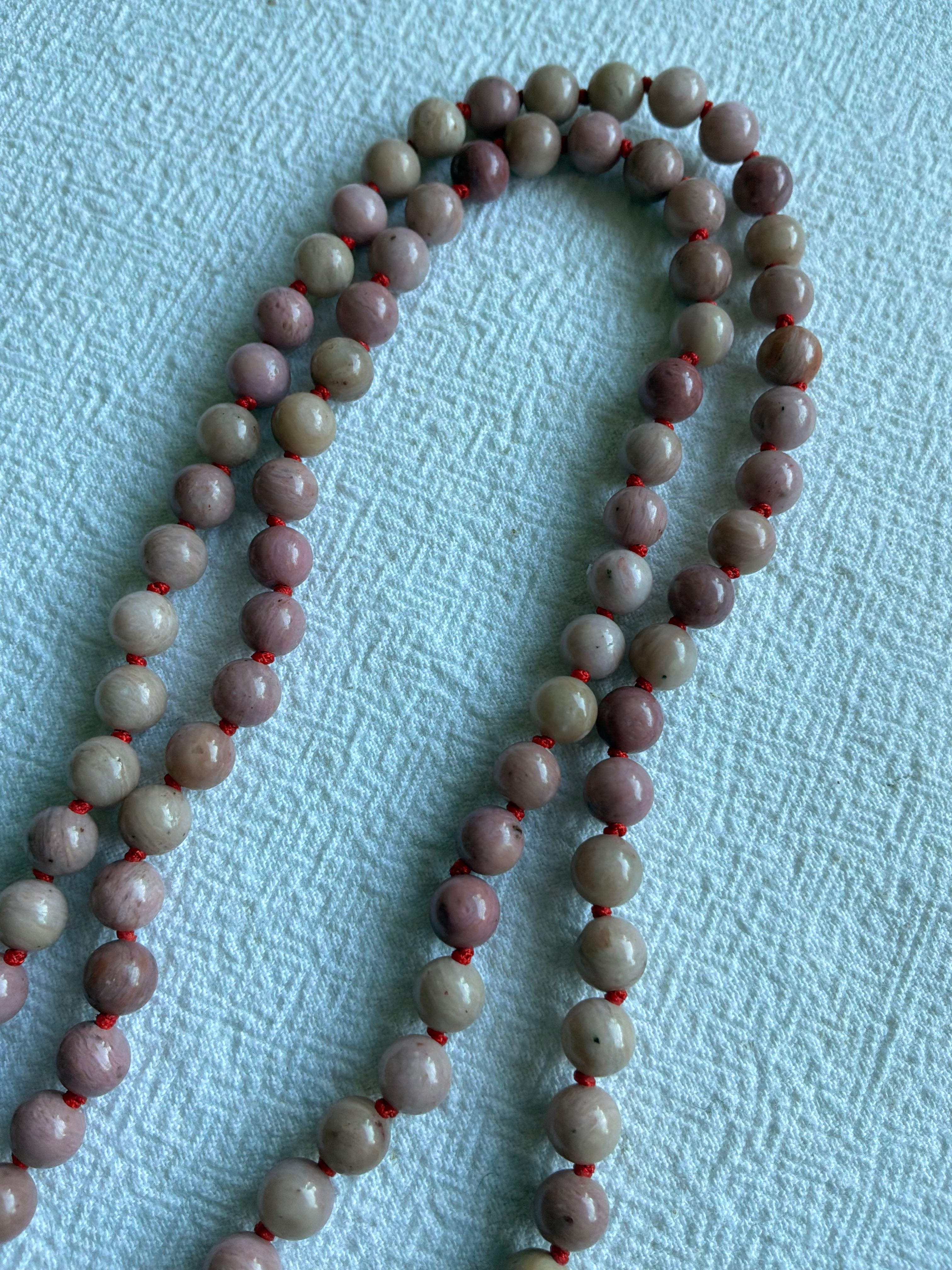 Mala halskæde 108 sten 6mm sten Rhodocrosite - Med klassisk knude