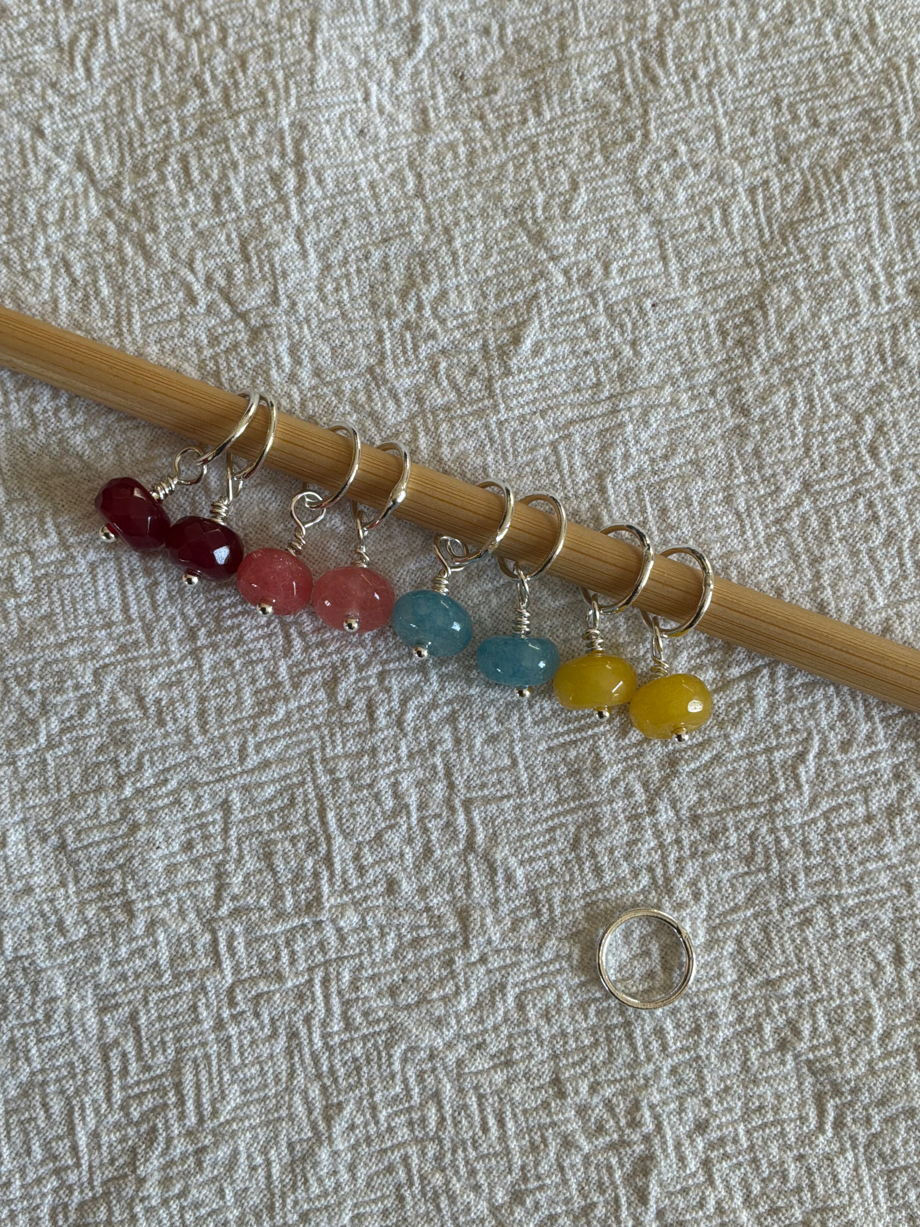 Raglan Markør sæt Rondeller 4.  forsølvet/forgyldt - Med 9 markører - de 8 som på billedet, den 9. Vælger du selv - Du vælger ringestørrelse - Du vælger med holder 229.- / uden holder 199.-