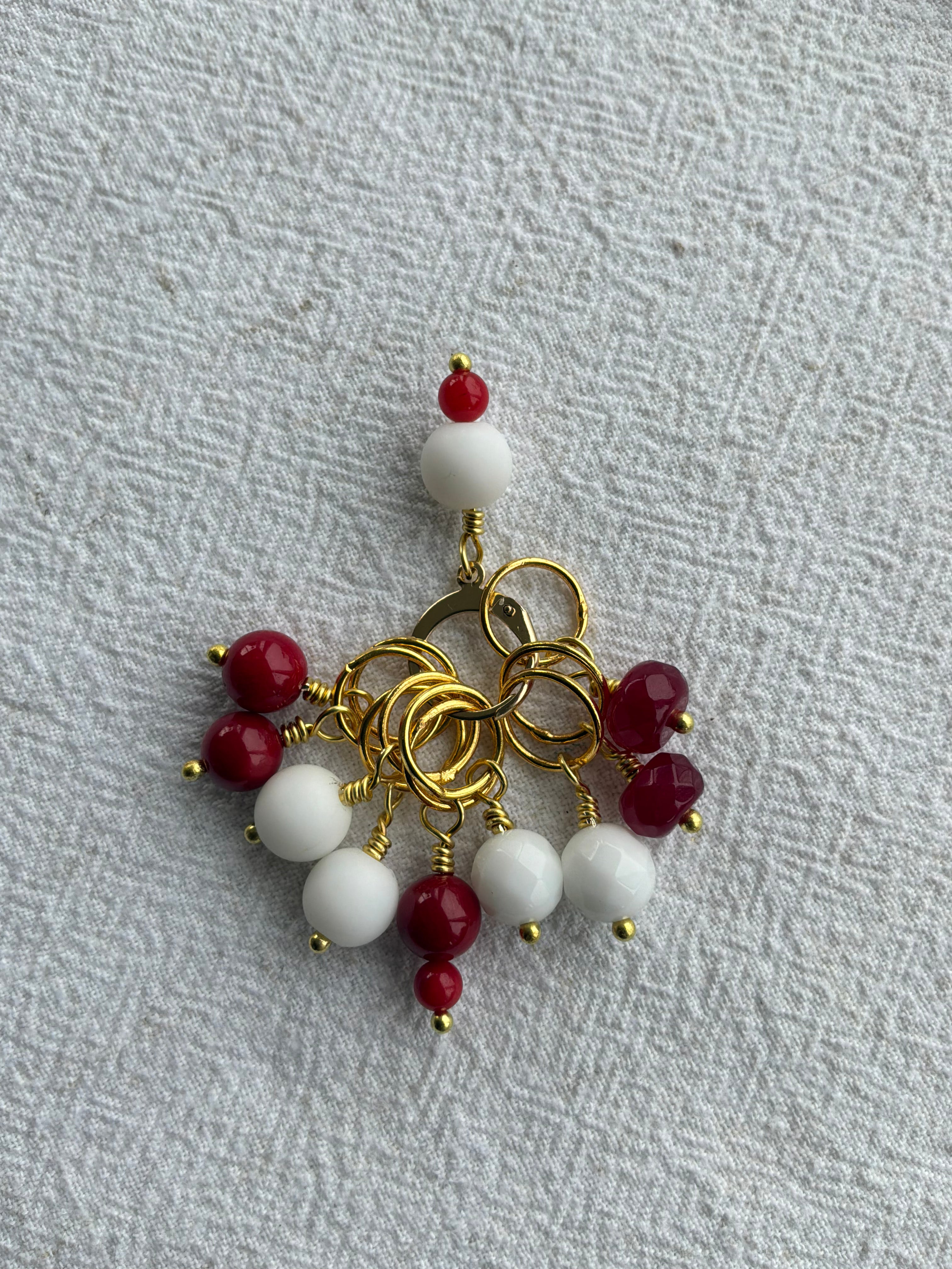 Raglan Markør sæt DK 🇩🇰 Rød Hvid 🇩🇰  Granat, Koral og Alabast. 9 lukkede markører og 1 åben lukkelig. Vælg forsølvet/forgyldt - vælg op til 7mm eller op til 10mm