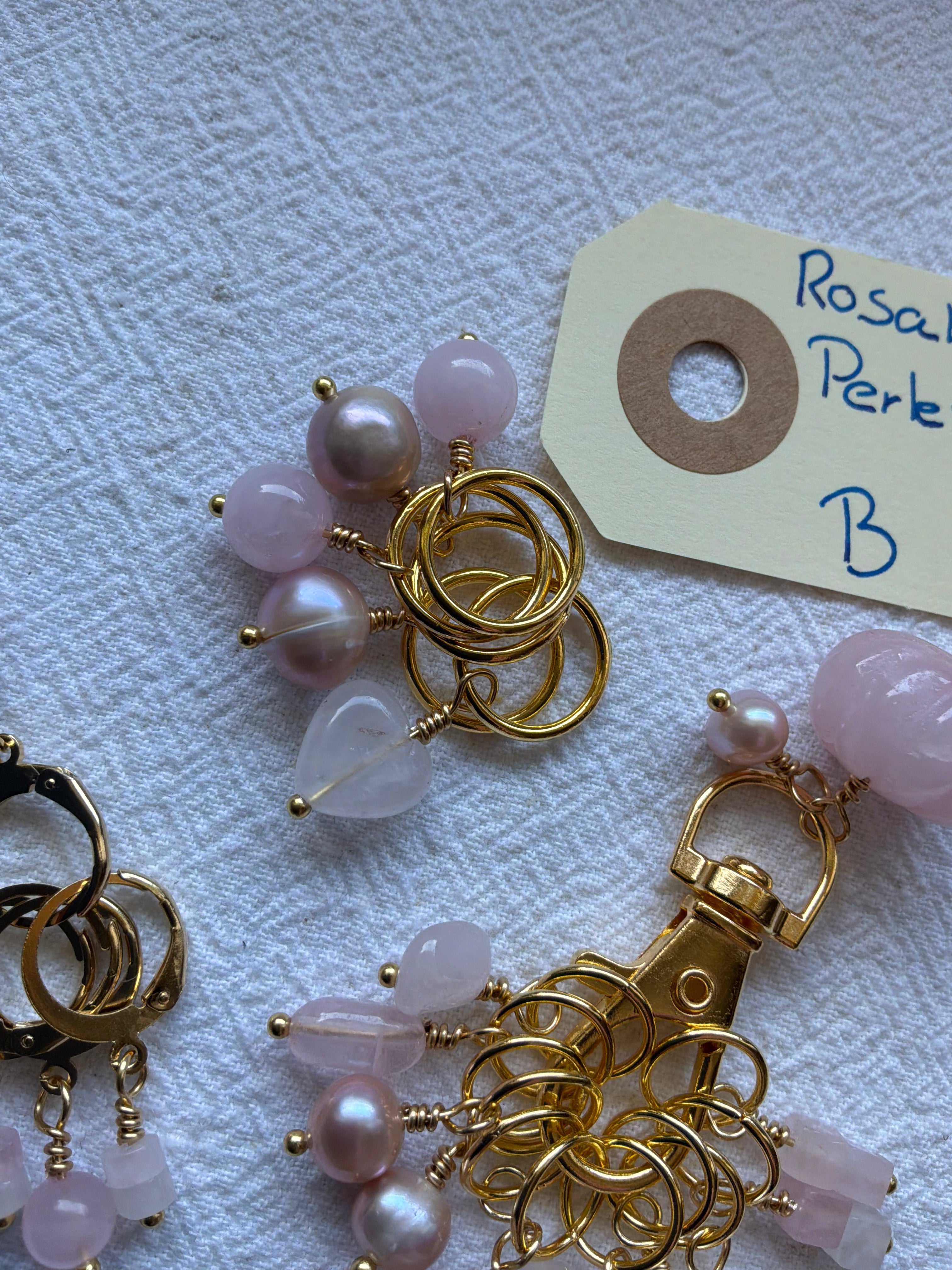 Maskemarkør sæt Rosakvarts og Perler forgyldt luksus B. 11x 7mm, 5x10mm og 5x åbenlukkelige markører