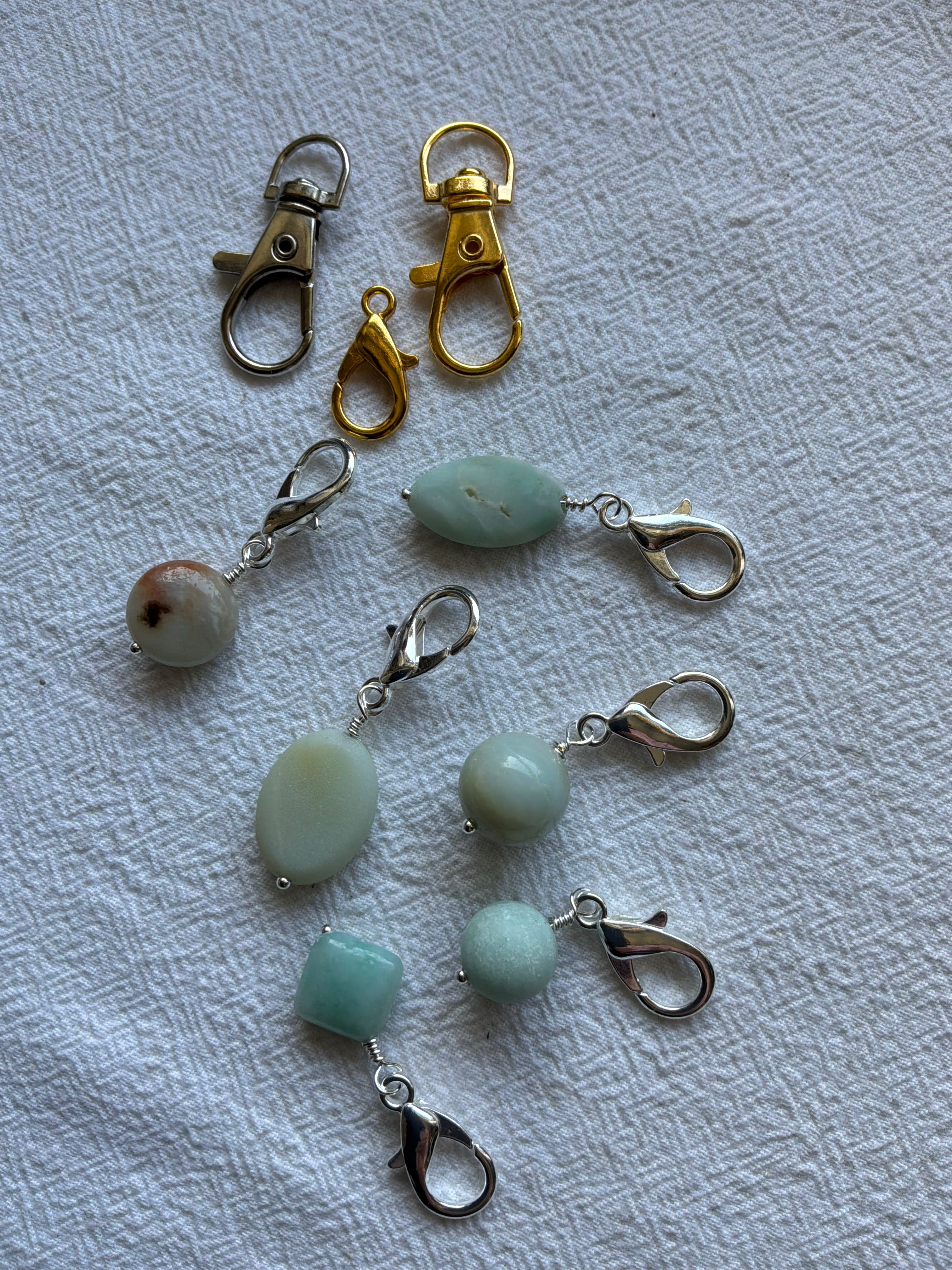 Markørholdere - Amazonit lyse turkise melerede - vælg sten og vælg karabinhage forsølvet eller forgyldt (Kopi)