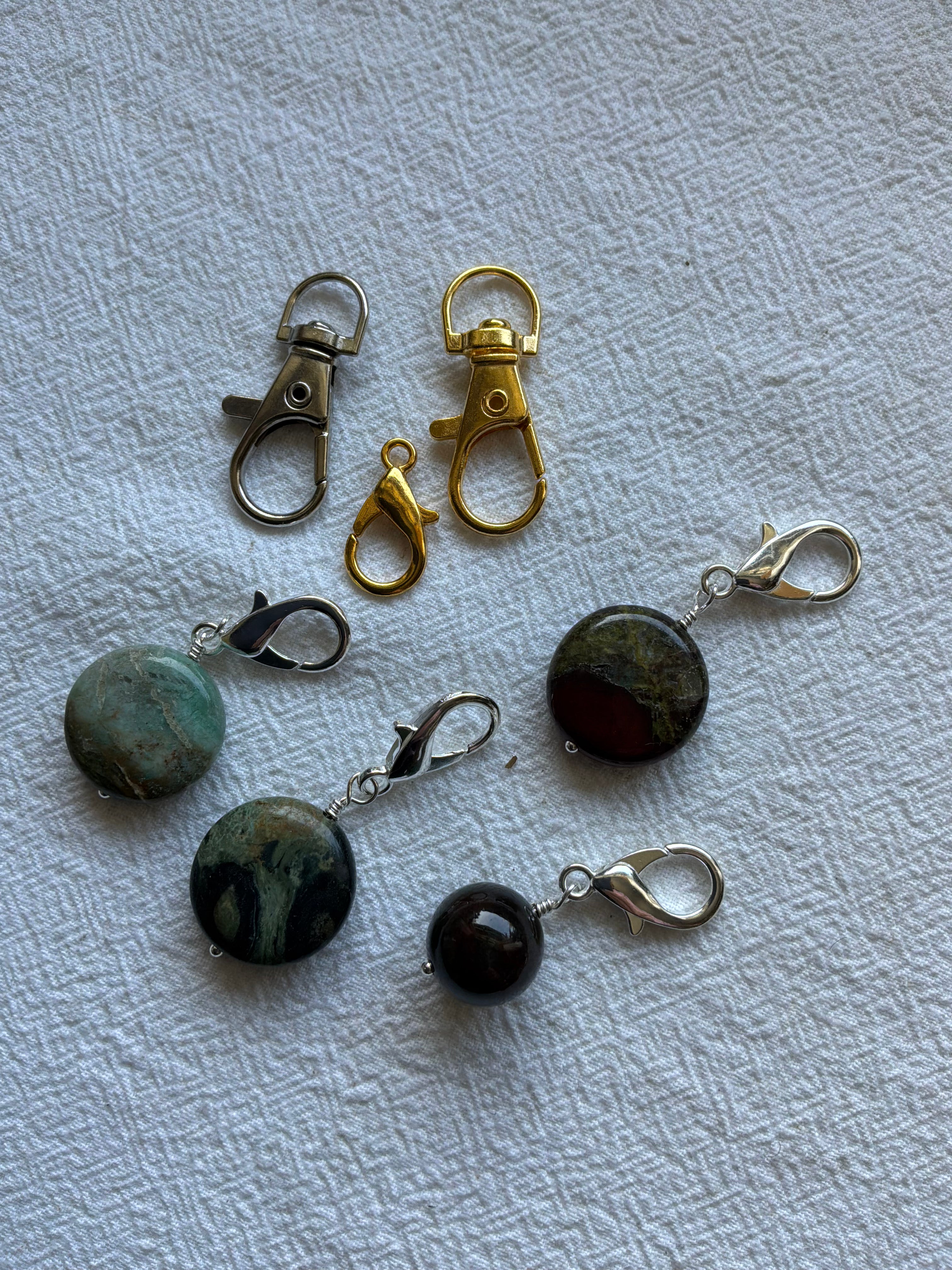 Markørholdere - grønne natur mix farver - vælg sten og vælg karabinhage forsølvet eller forgyldt (Kopi)