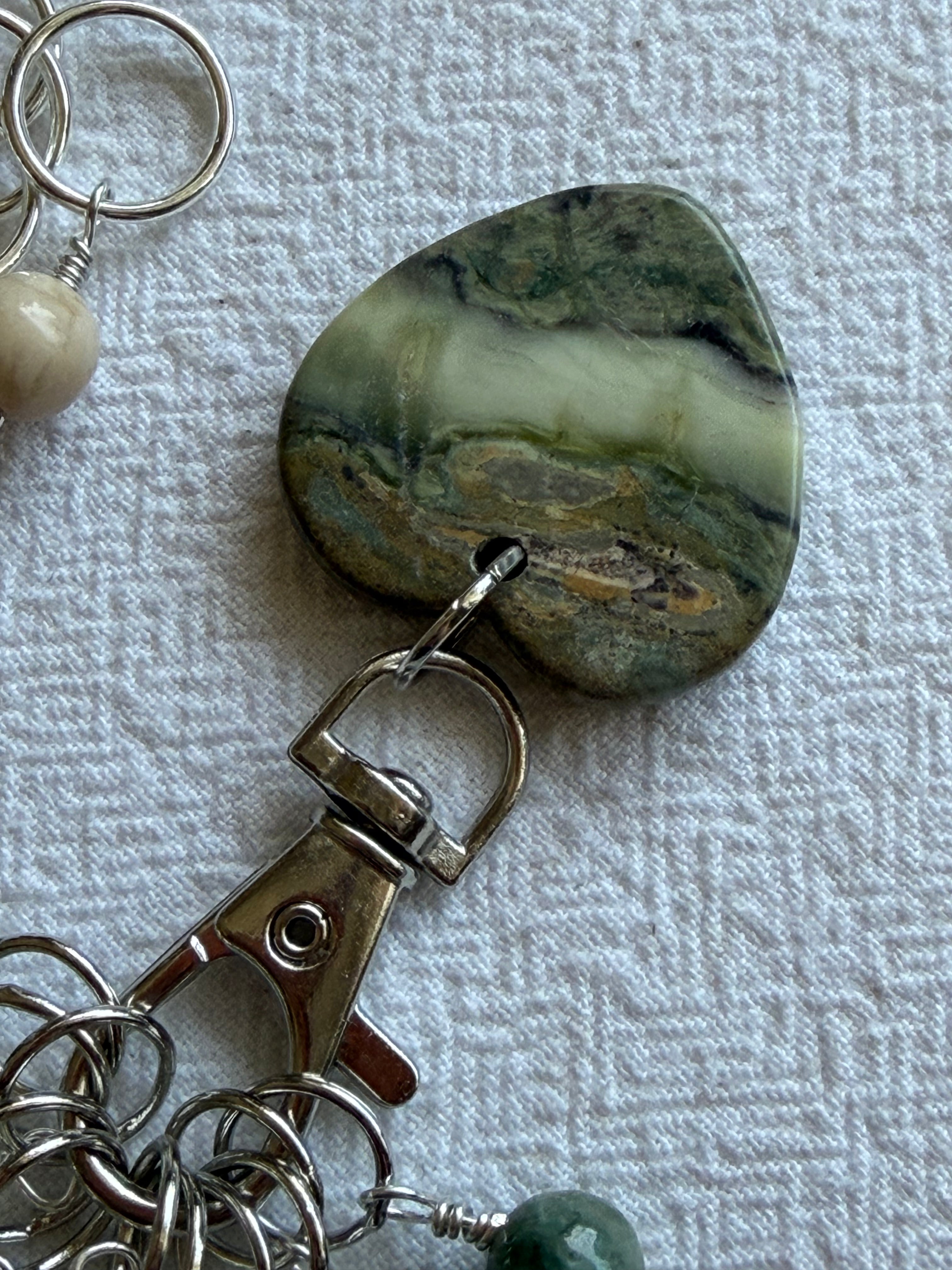 Maskemarkør sæt Hjerte holder. Markører i Grøn Jade og Fossil. Forsølvet luksus. 11x7mm, 5x10mm og 5 åbenlukkelige markører