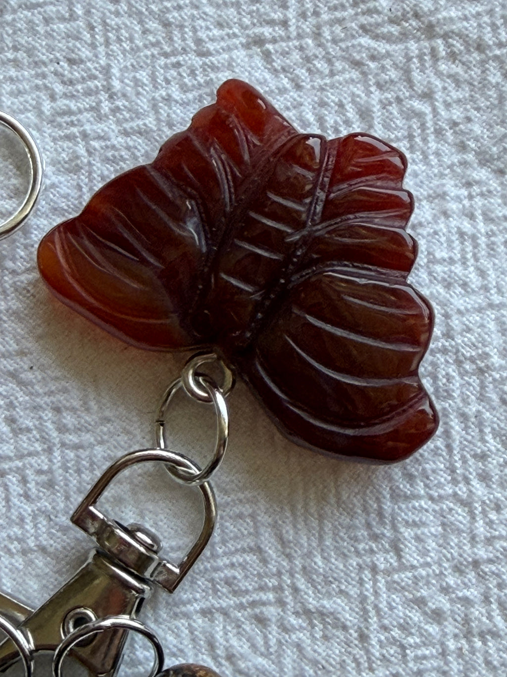 Maskemarkør sæt Sommerfugl markørholder. Markører i carneol, Mookite, rød agat, Tigerøje og Bronzit. Forsølvet luksus med 11x7mm, 5x10mm og 5 åbenlukkelige markører